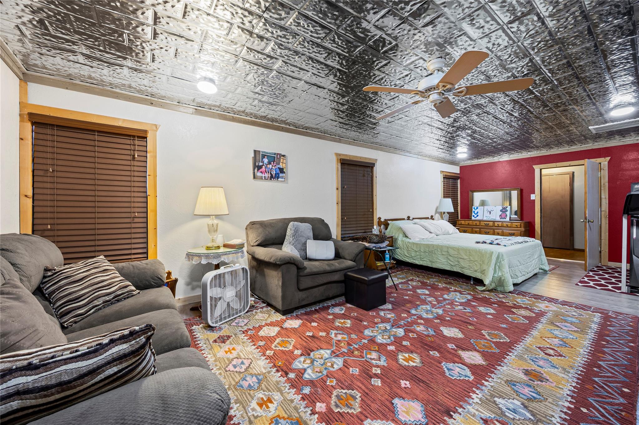 main property photo 5