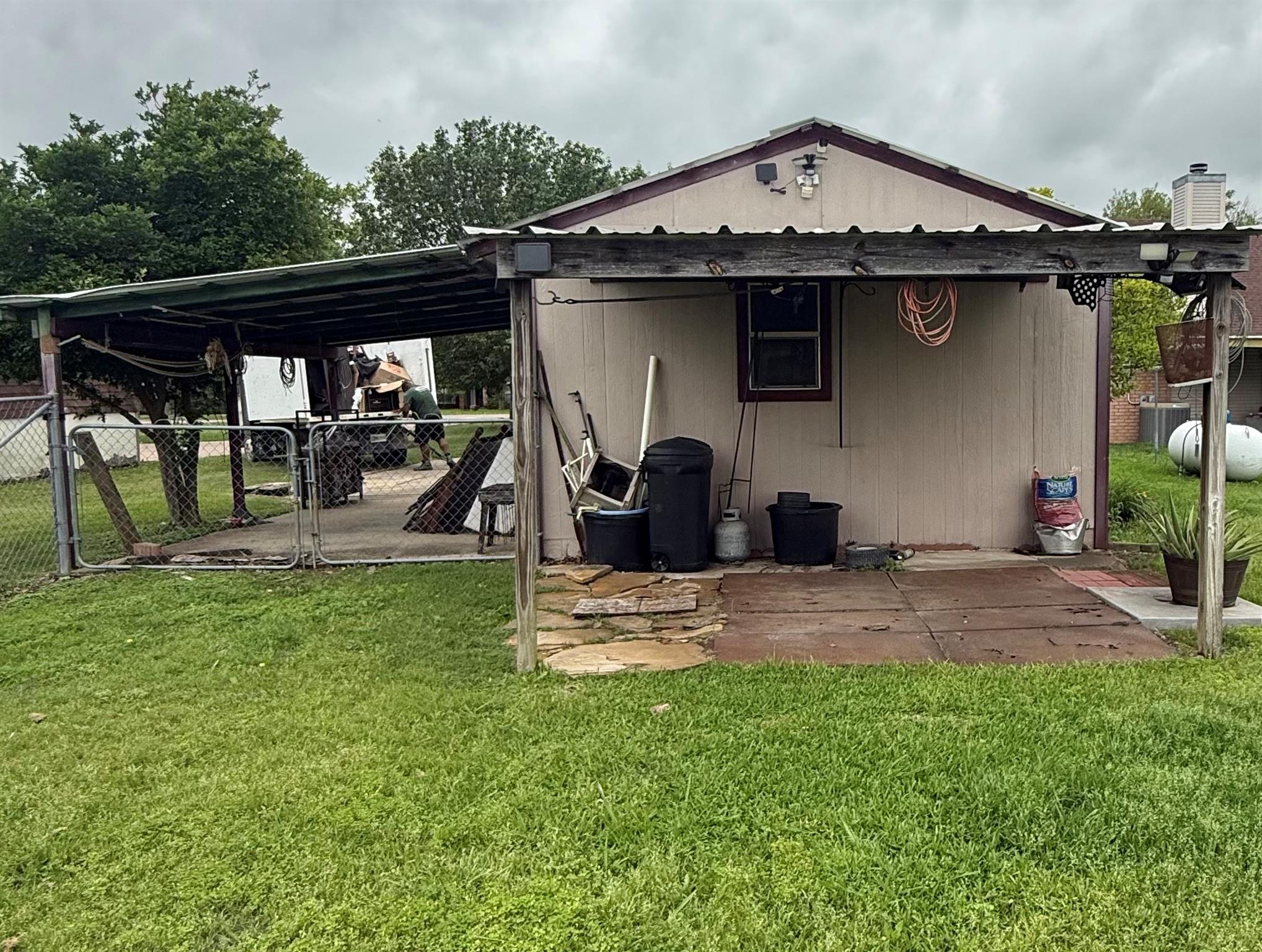 main property photo 28