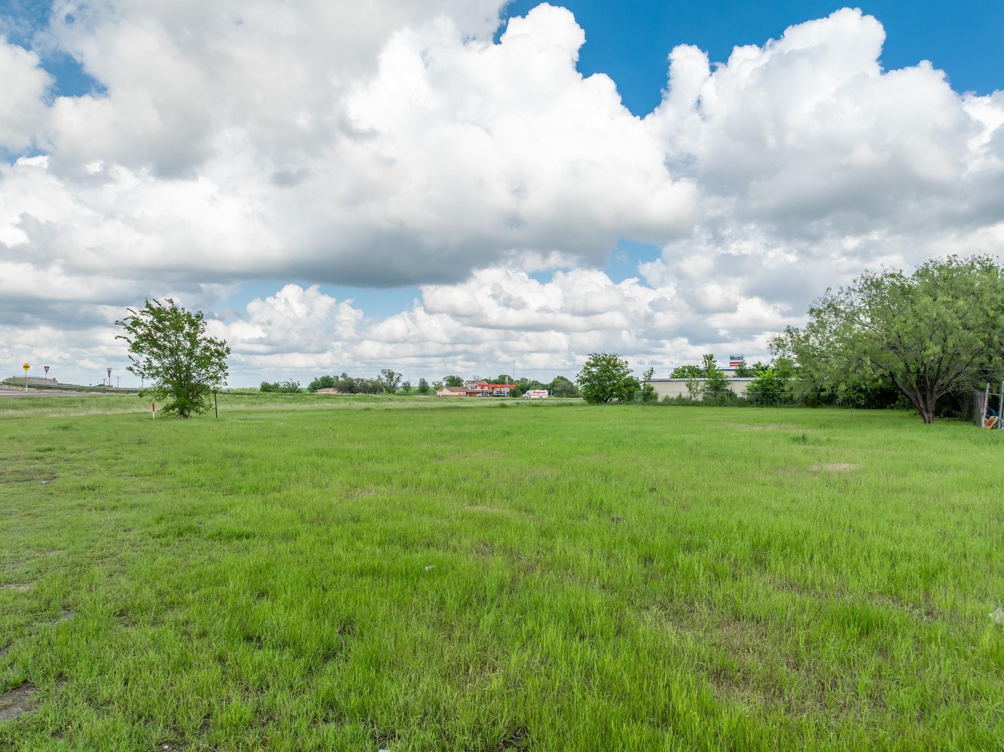 main property photo 16