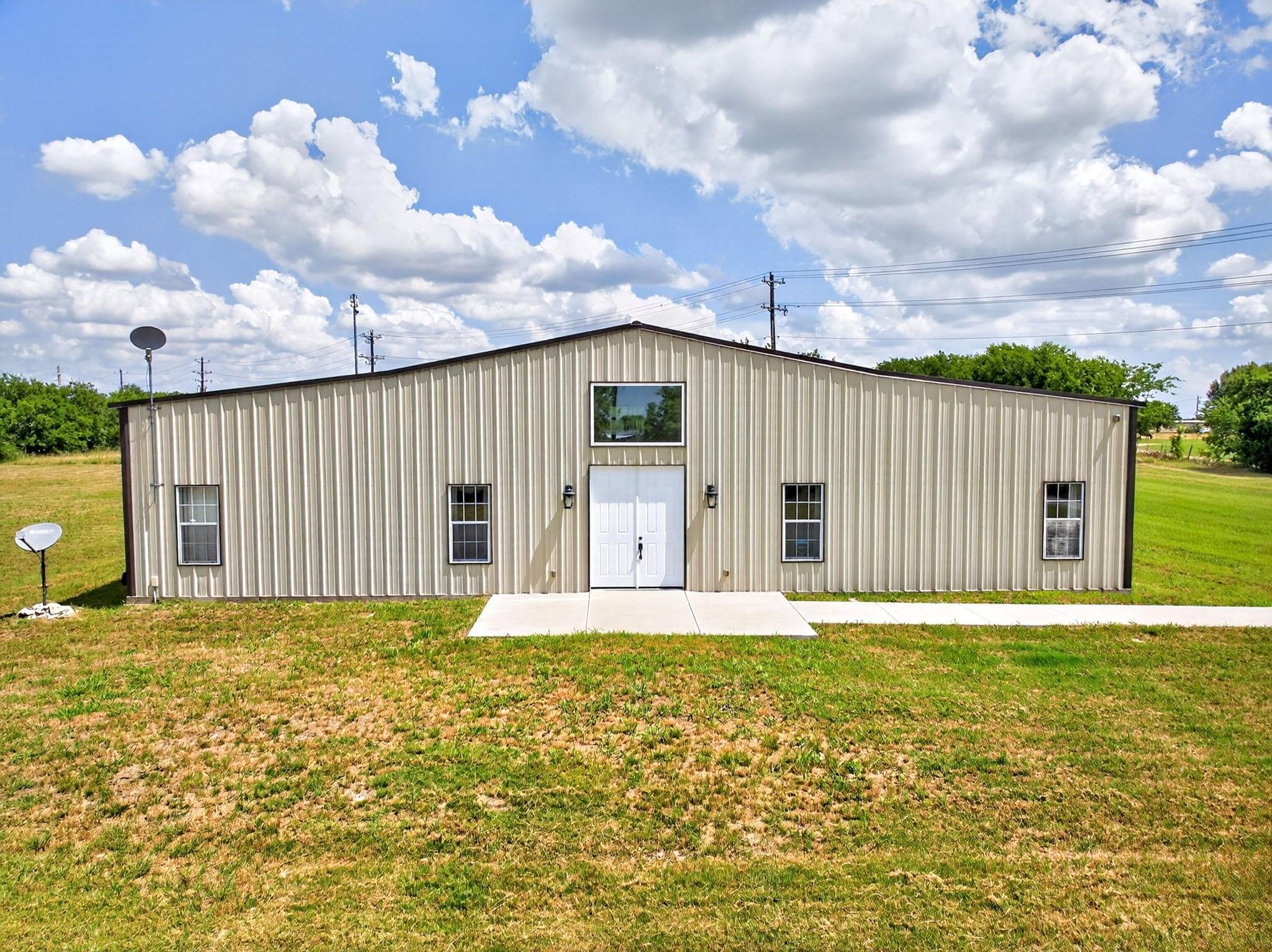main property photo 2