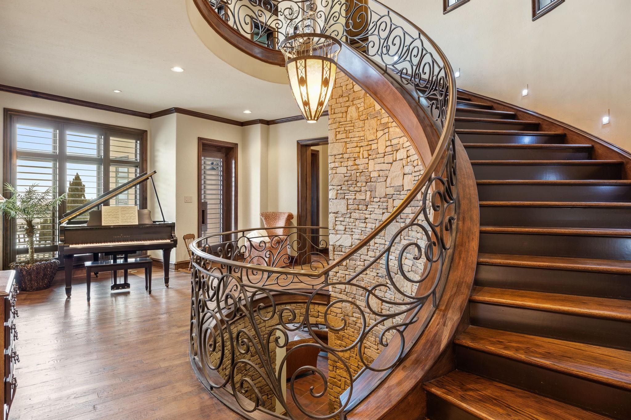 main property photo 18
