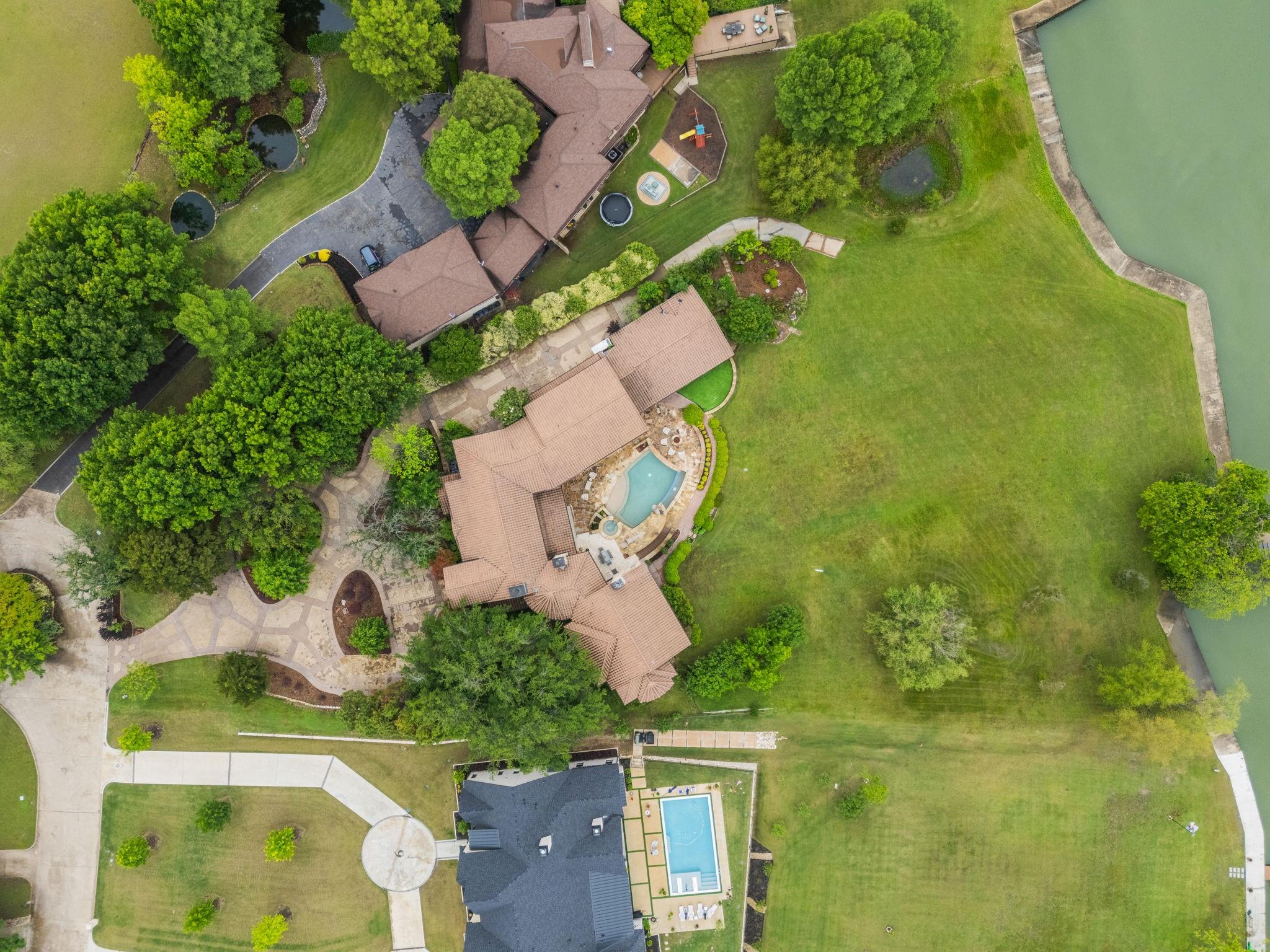 main property photo 37