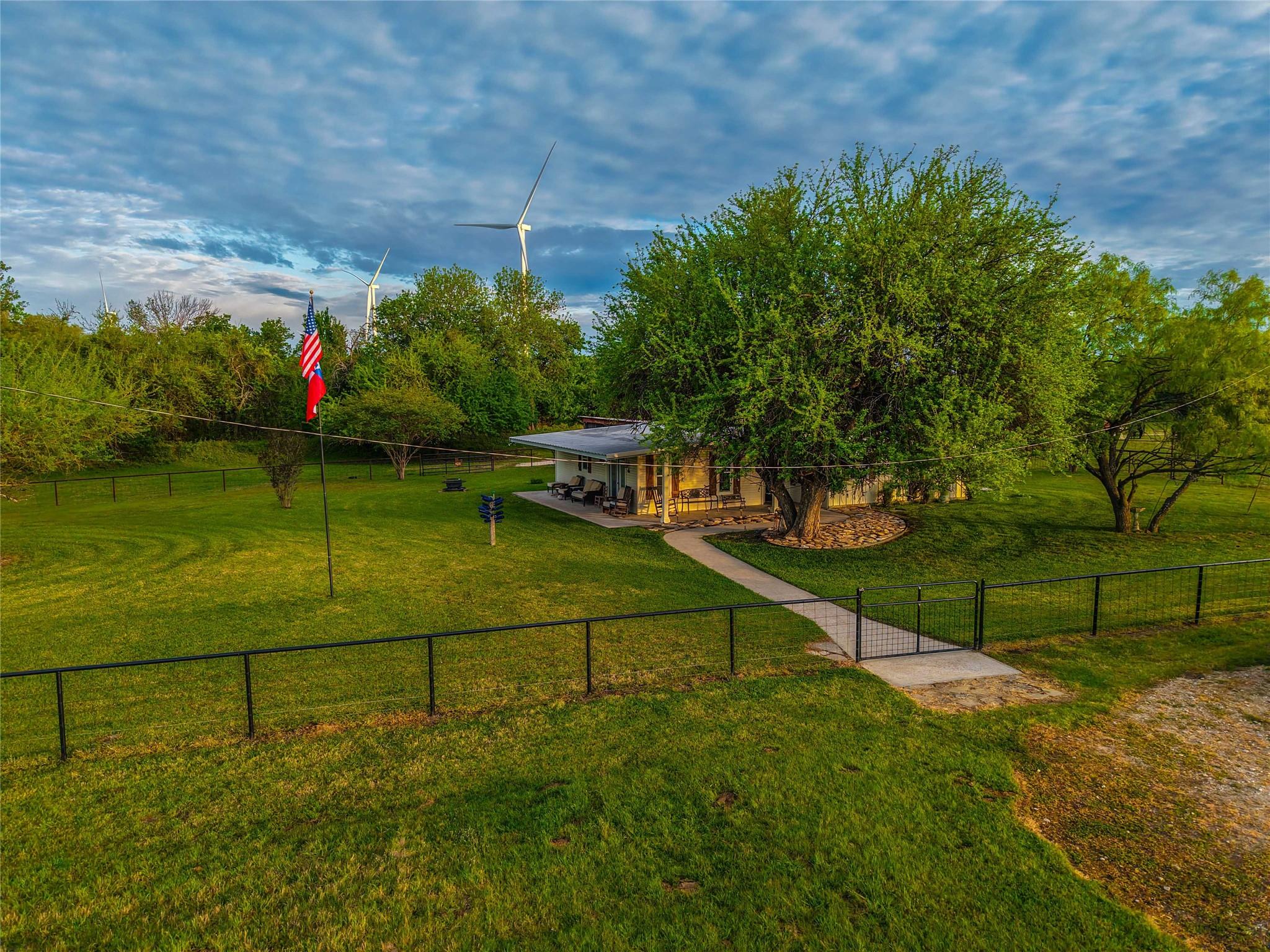 main property photo 10