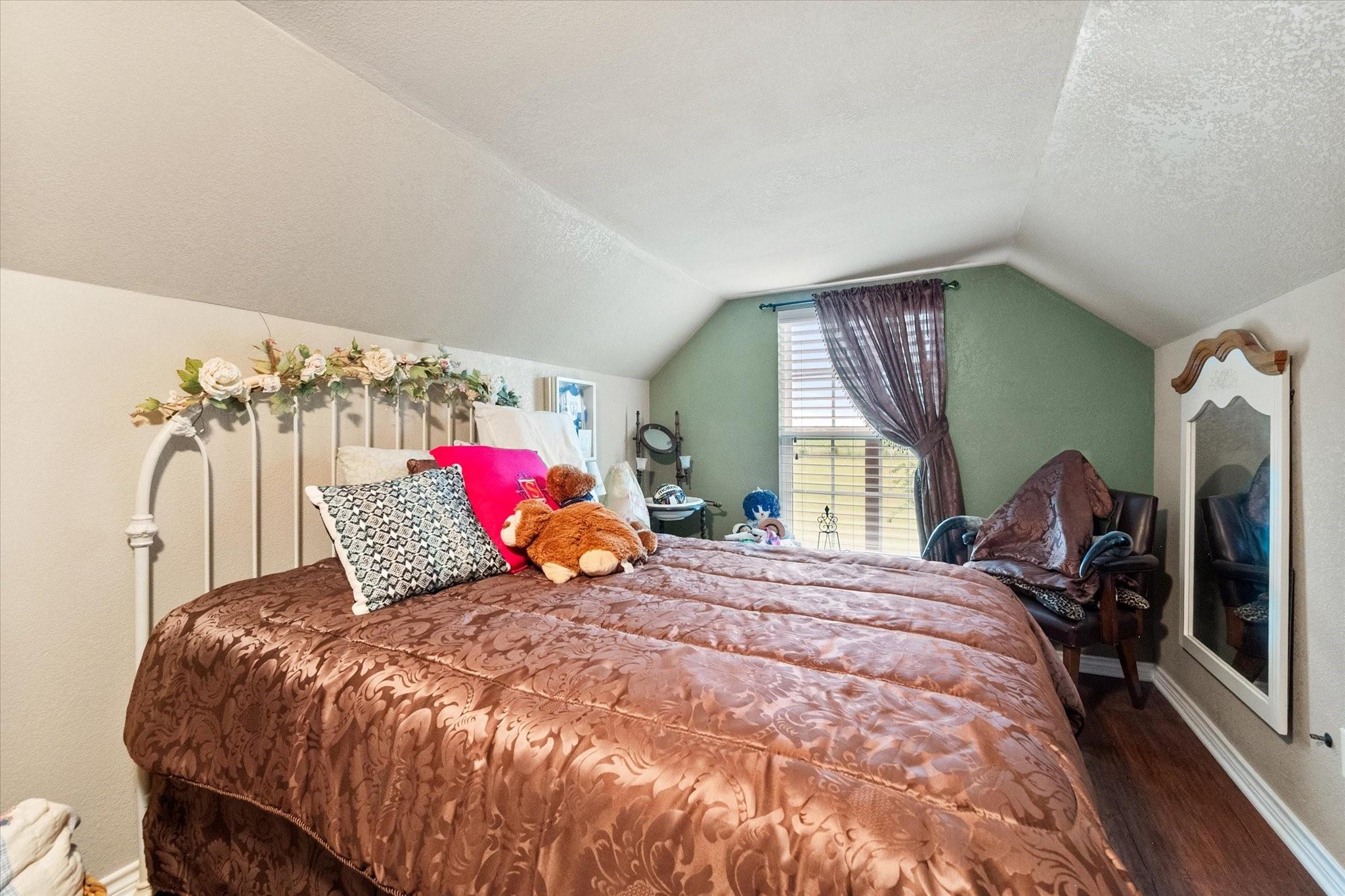 main property photo 24