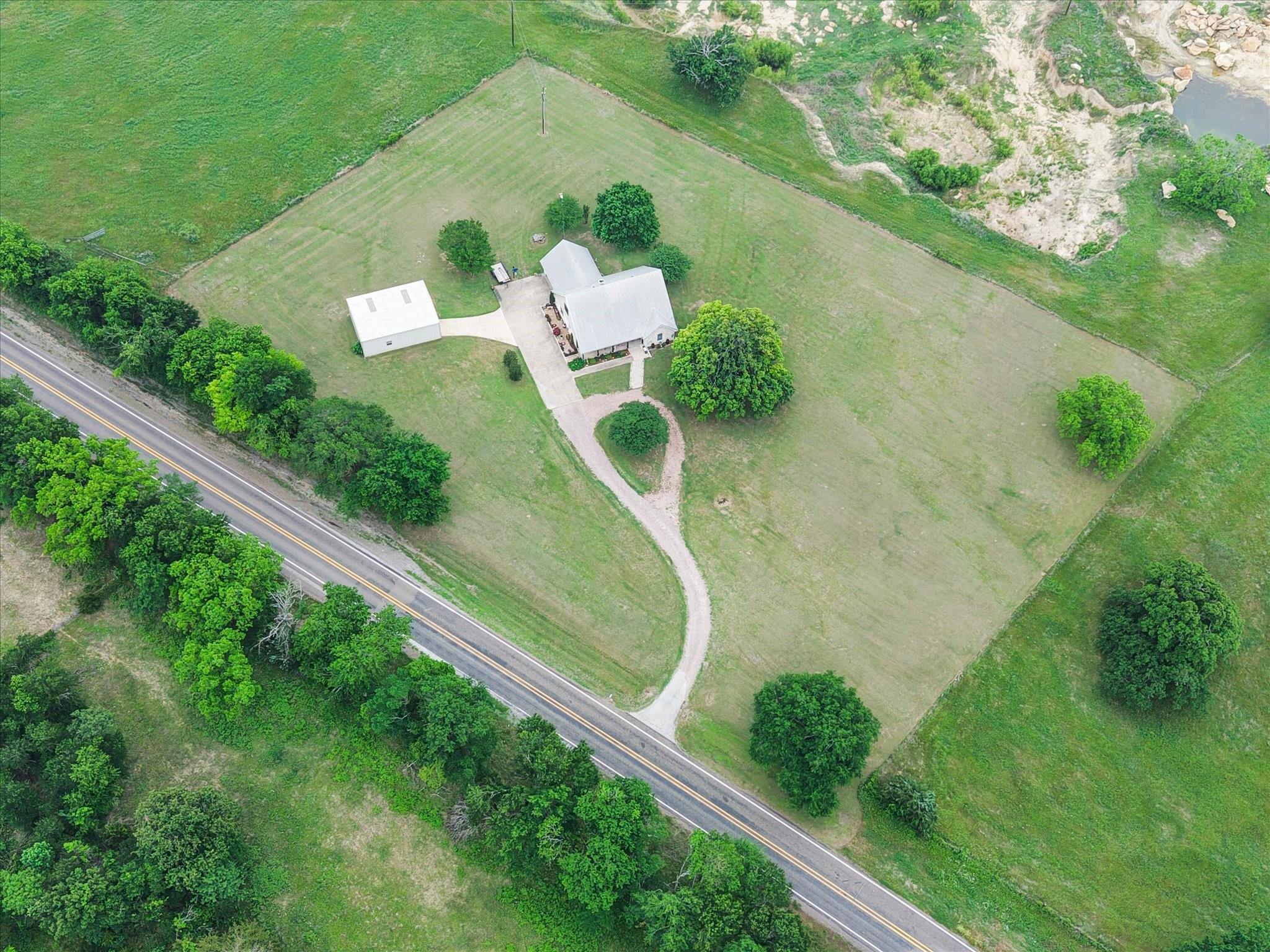 main property photo 32