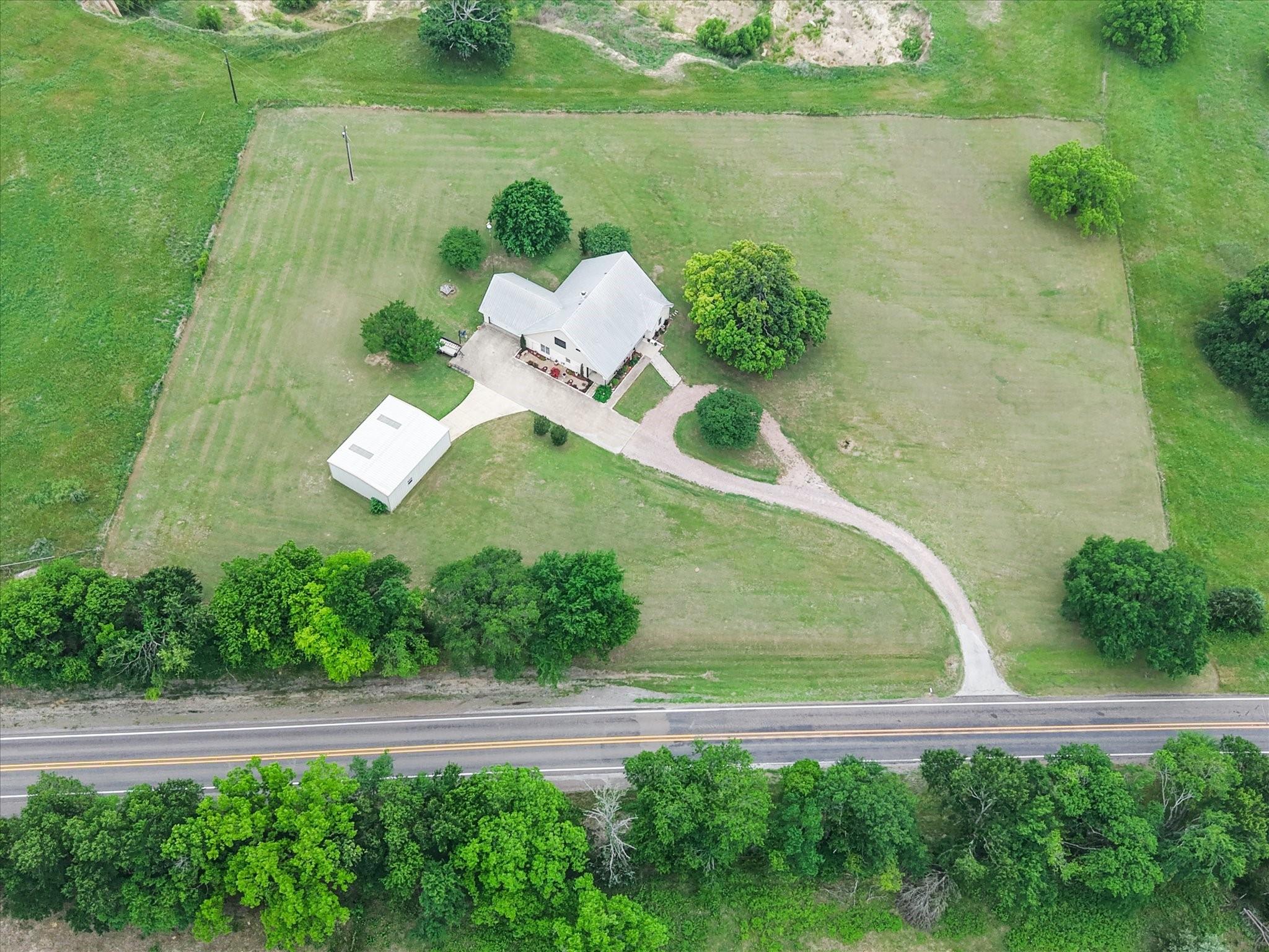 main property photo 33