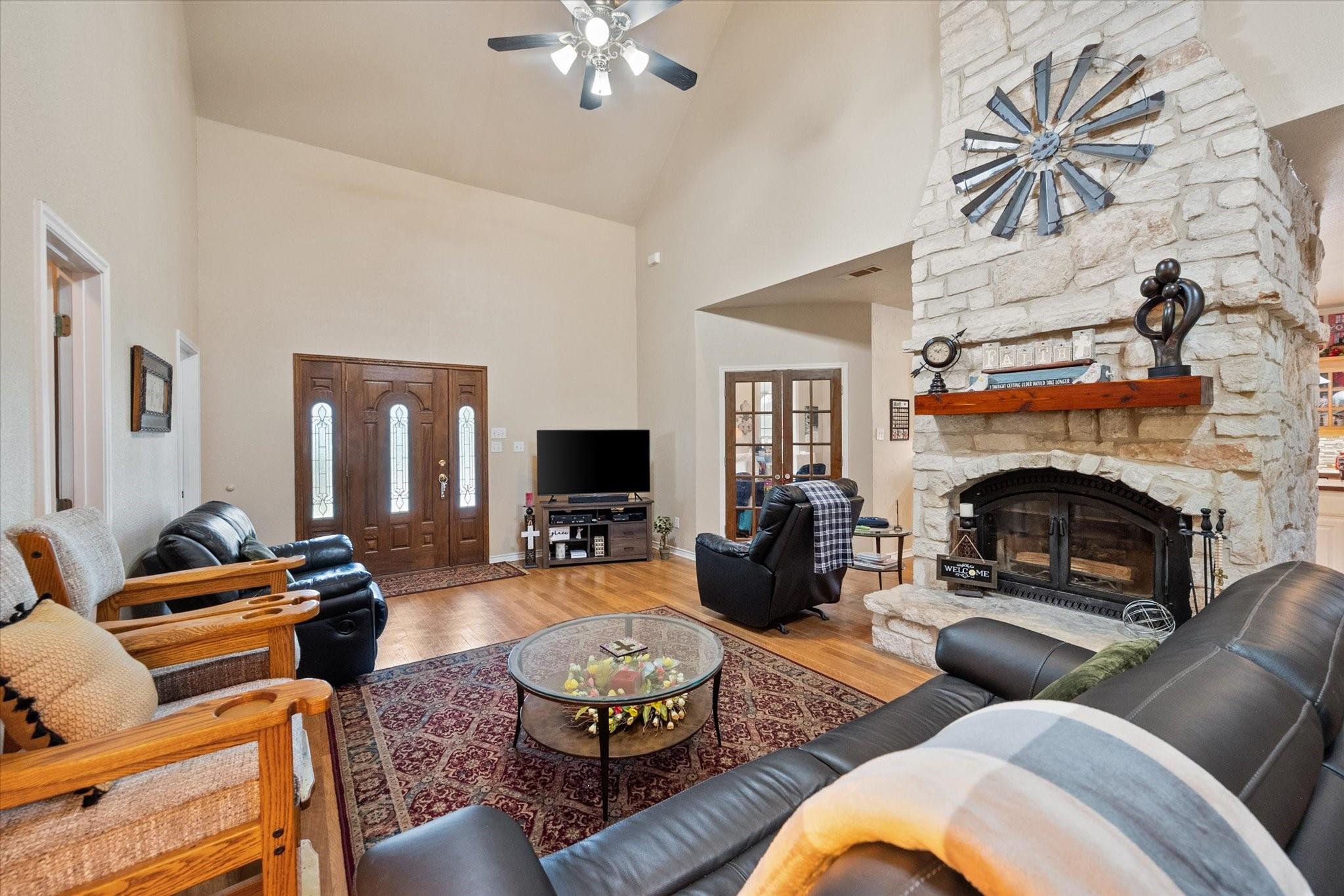 main property photo 4