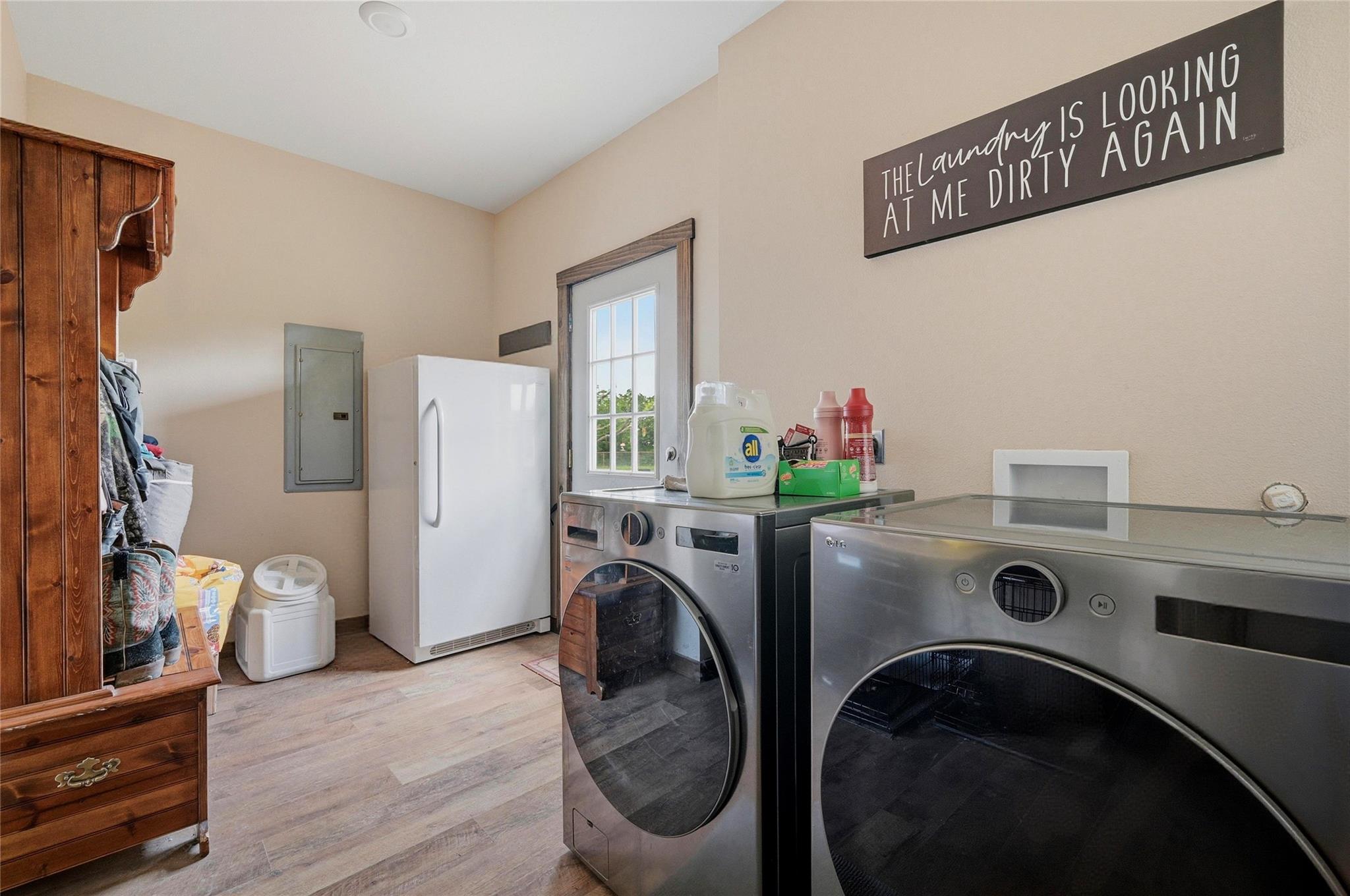 main property photo 14