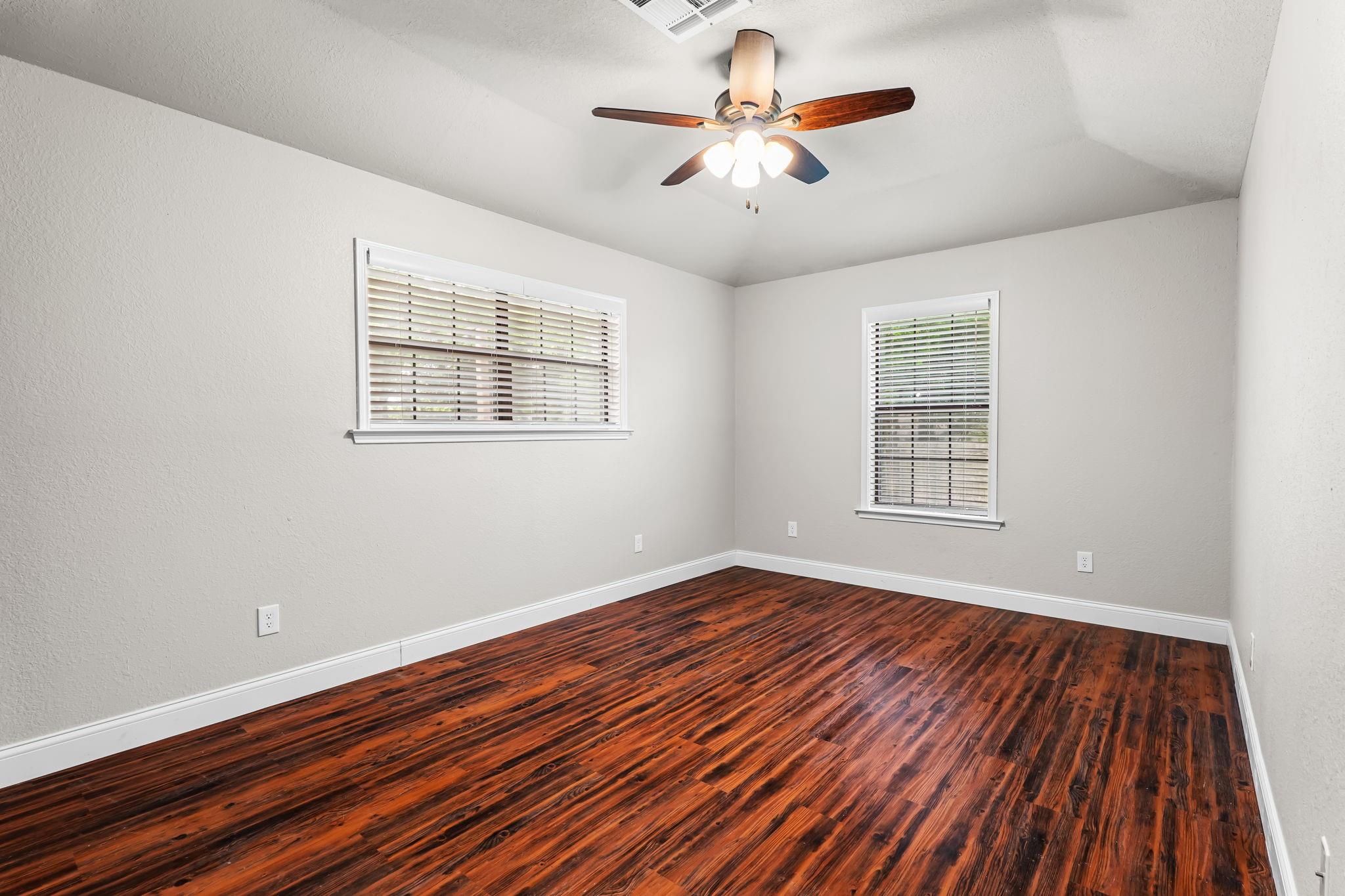 property viewer photo 30