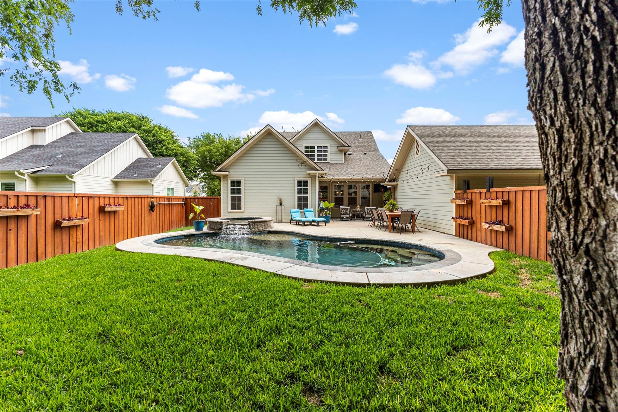 main property photo 26