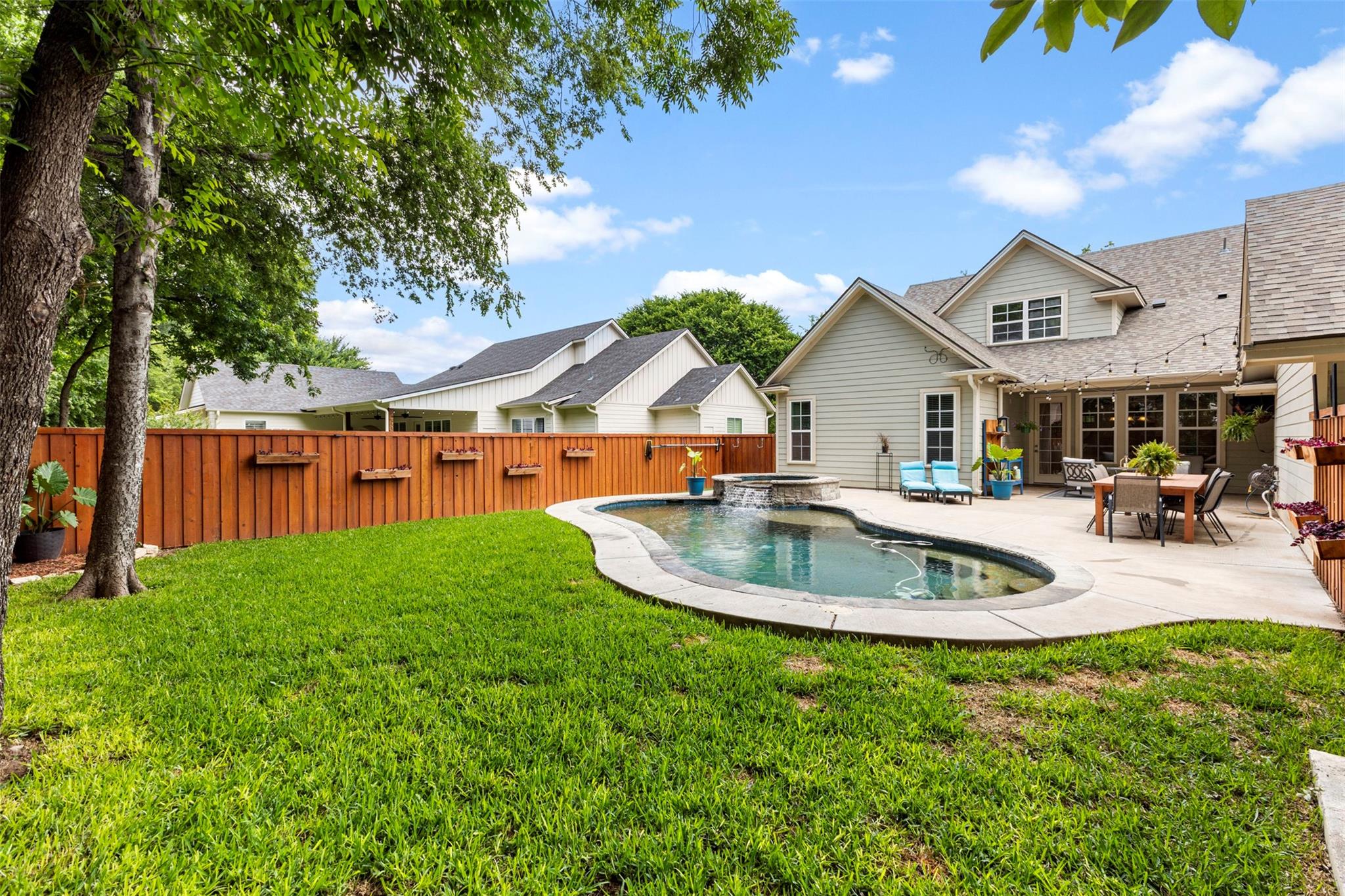 main property photo 27