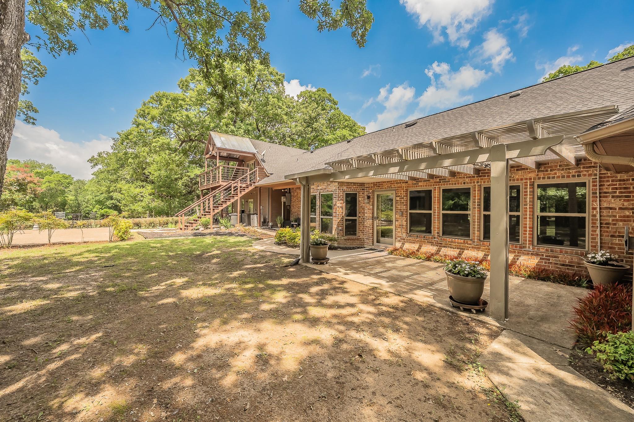 main property photo 29