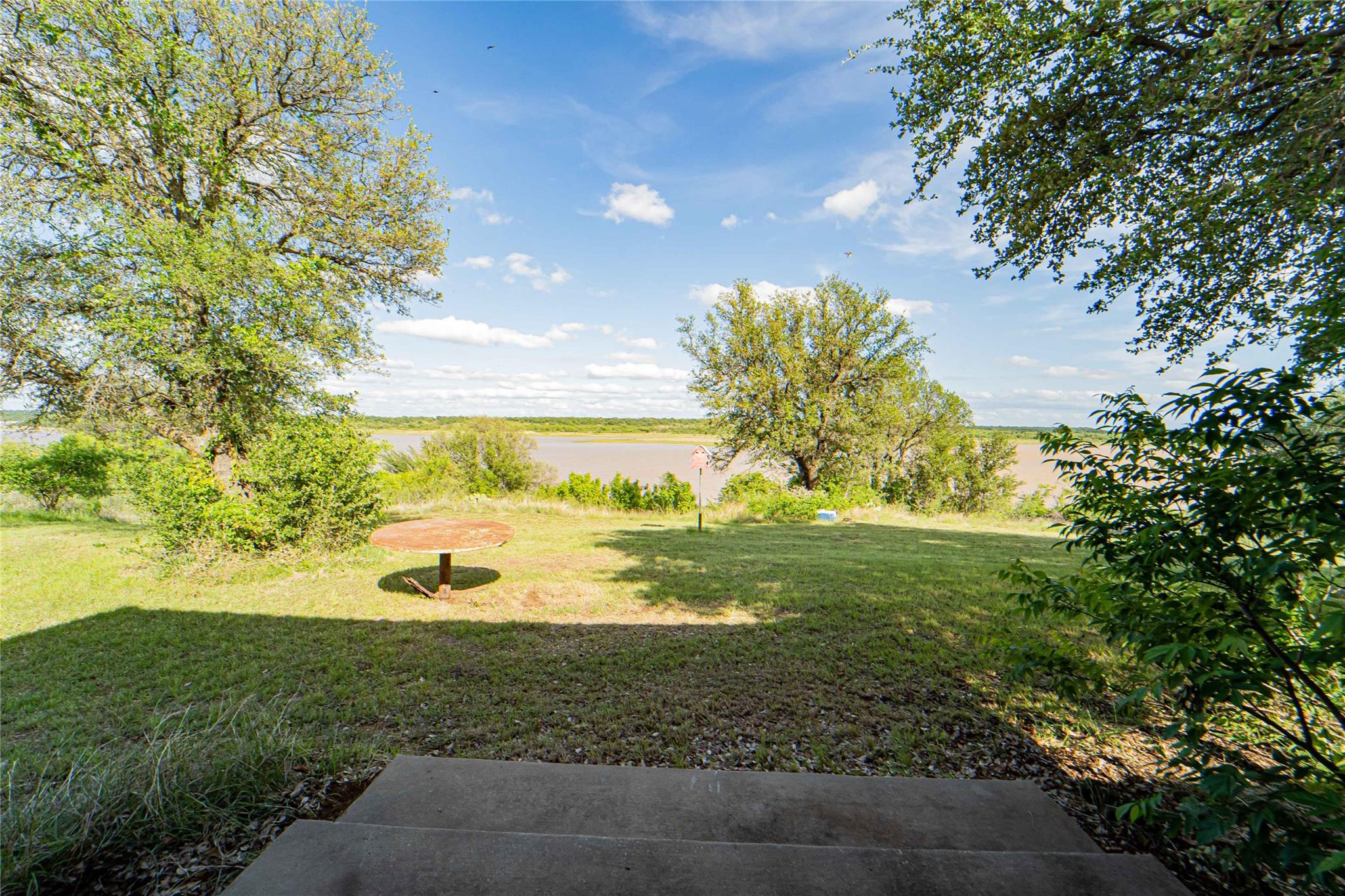 main property photo 28