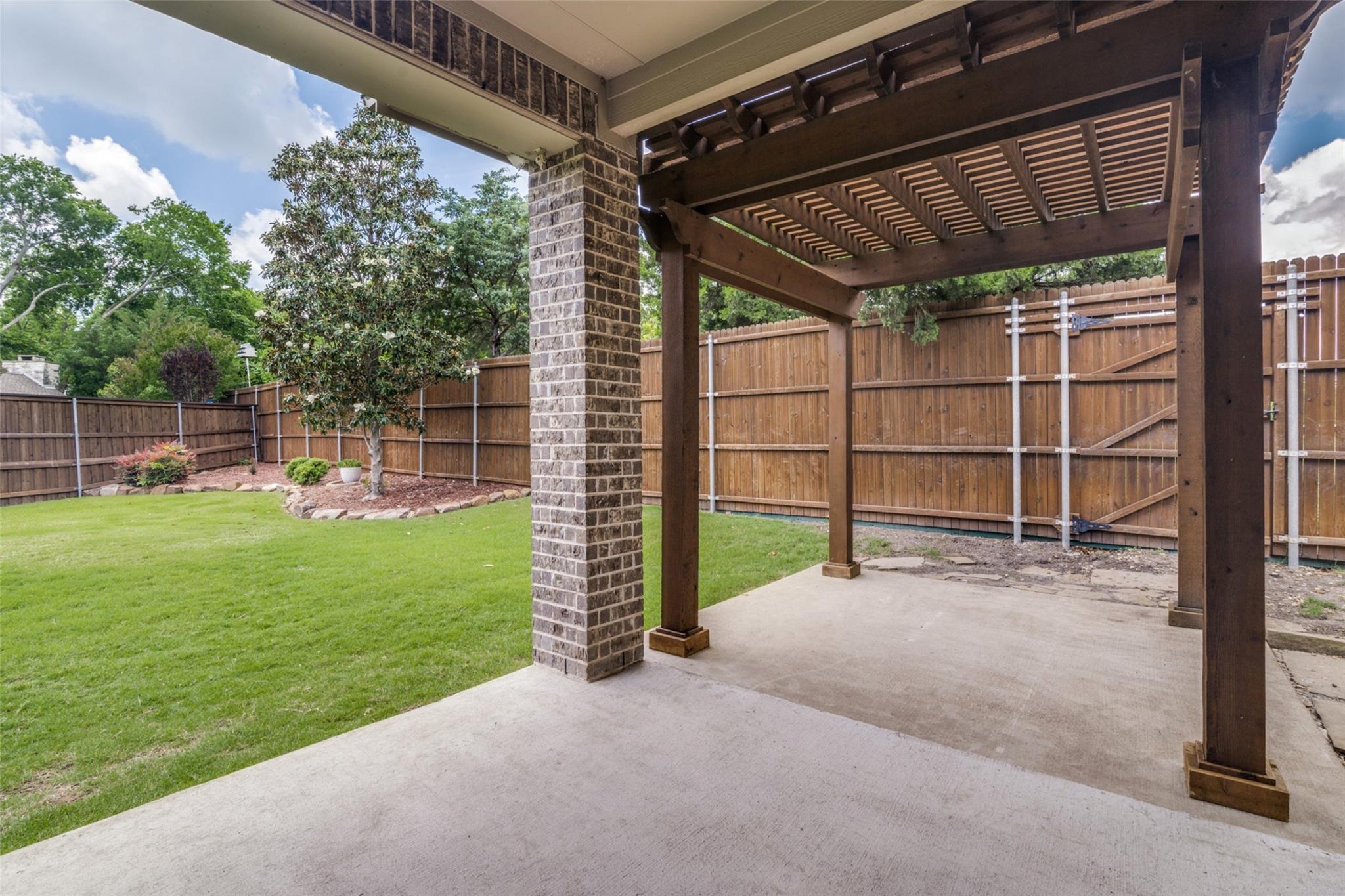 main property photo 31