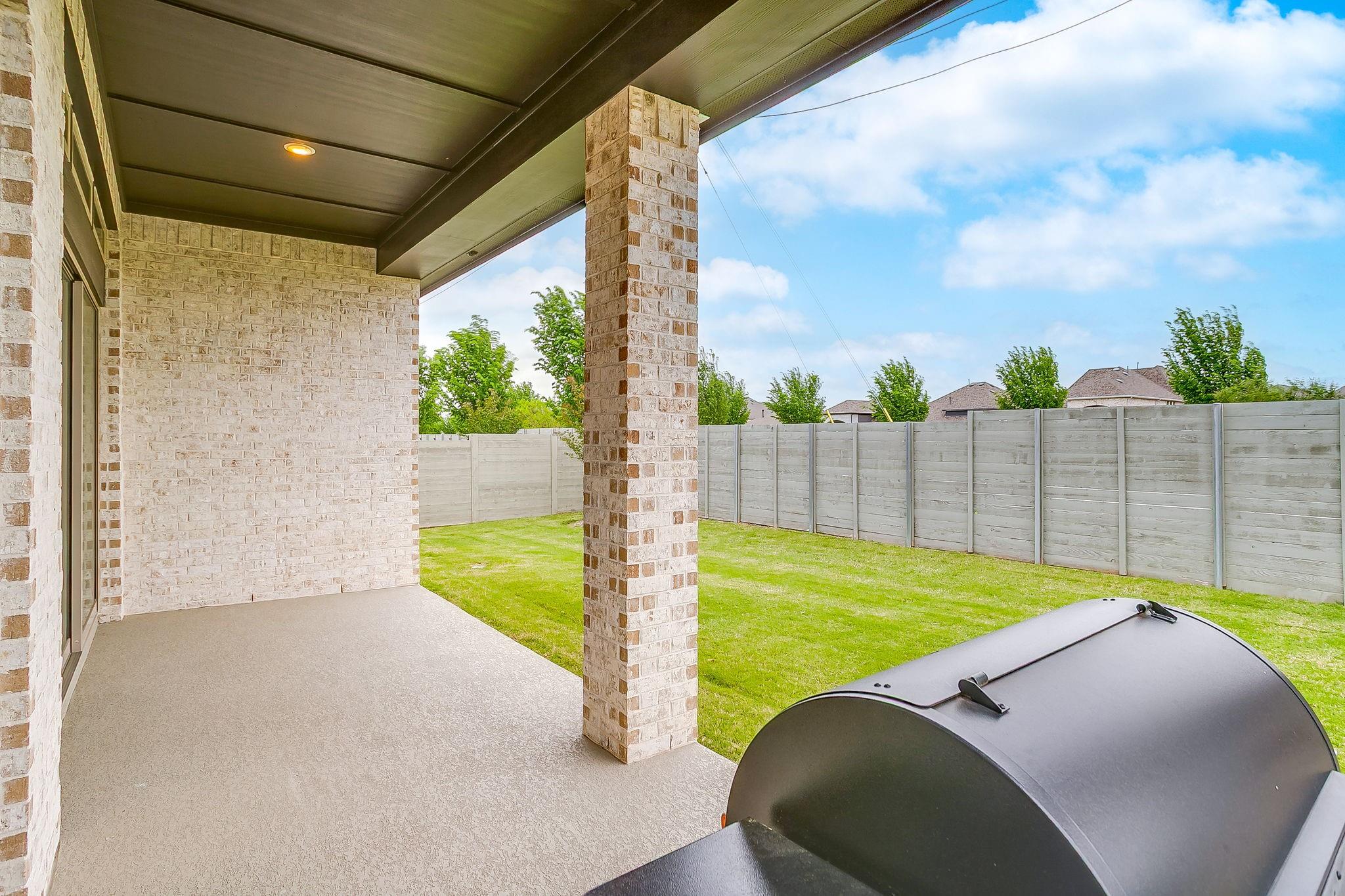 main property photo 30