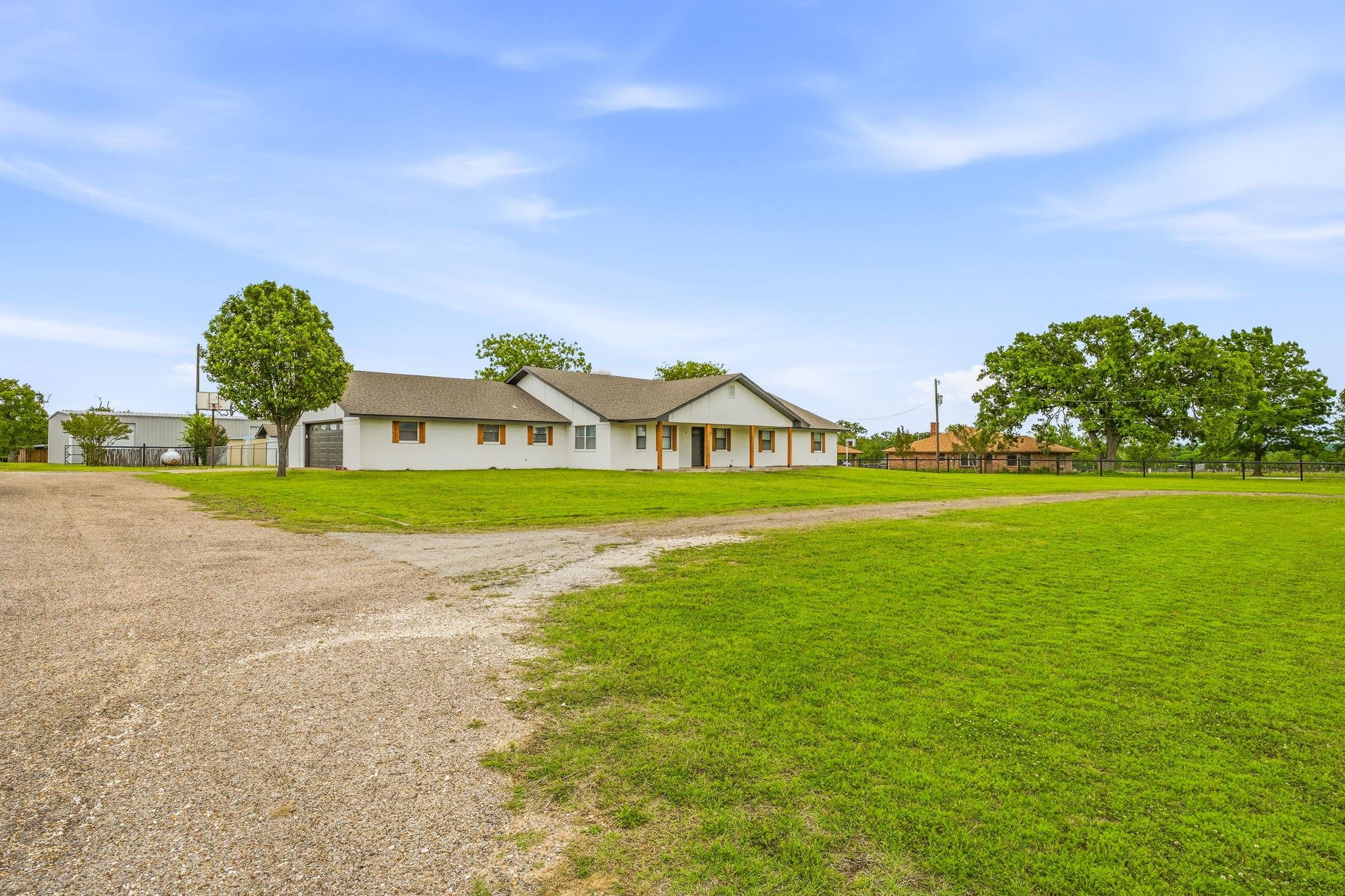 main property photo 3