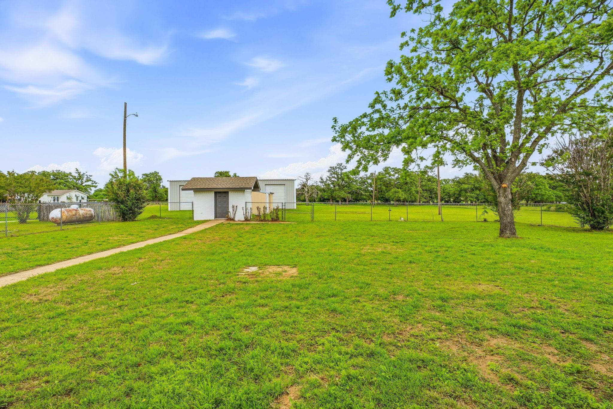 main property photo 37