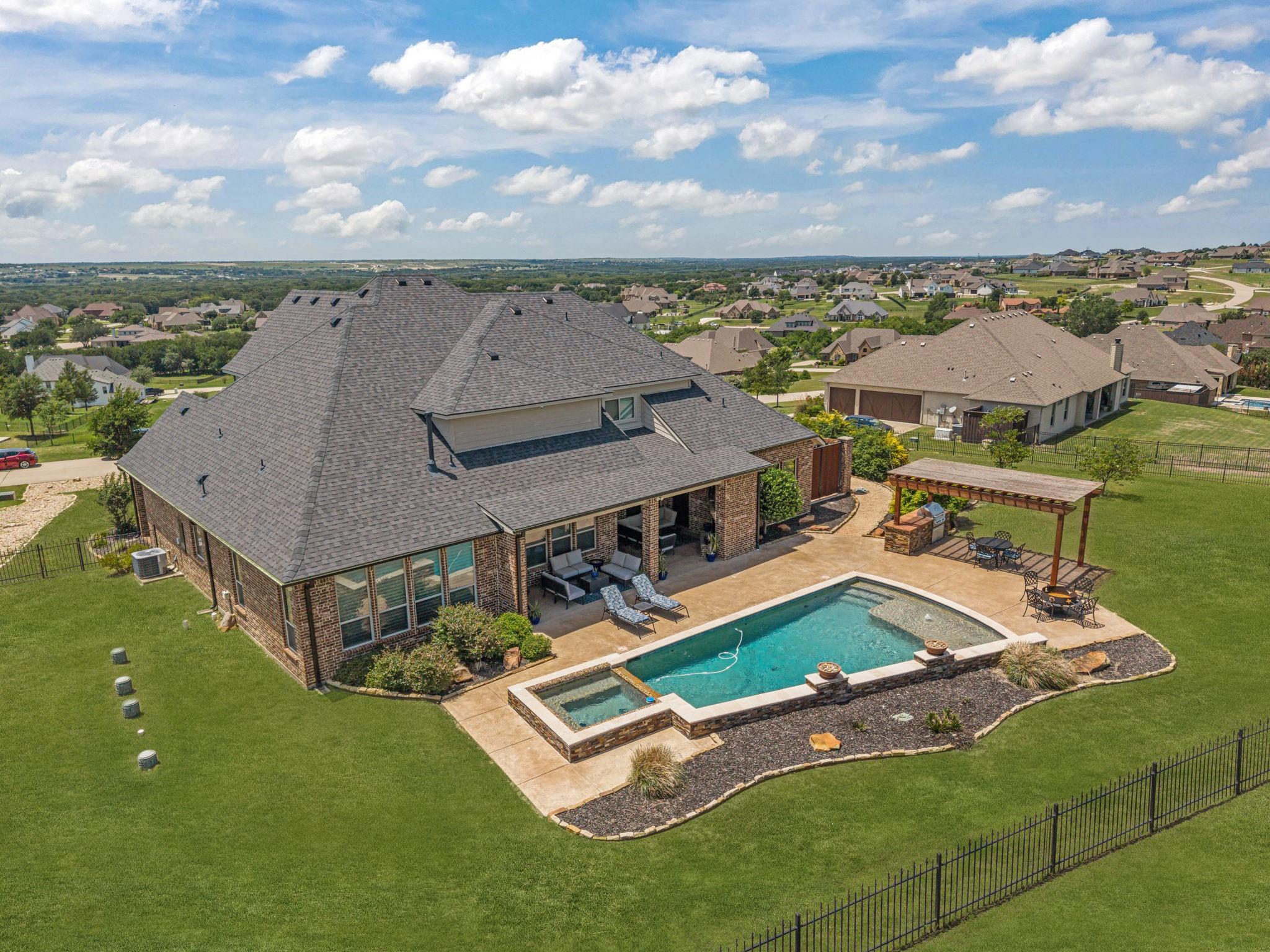 main property photo 37