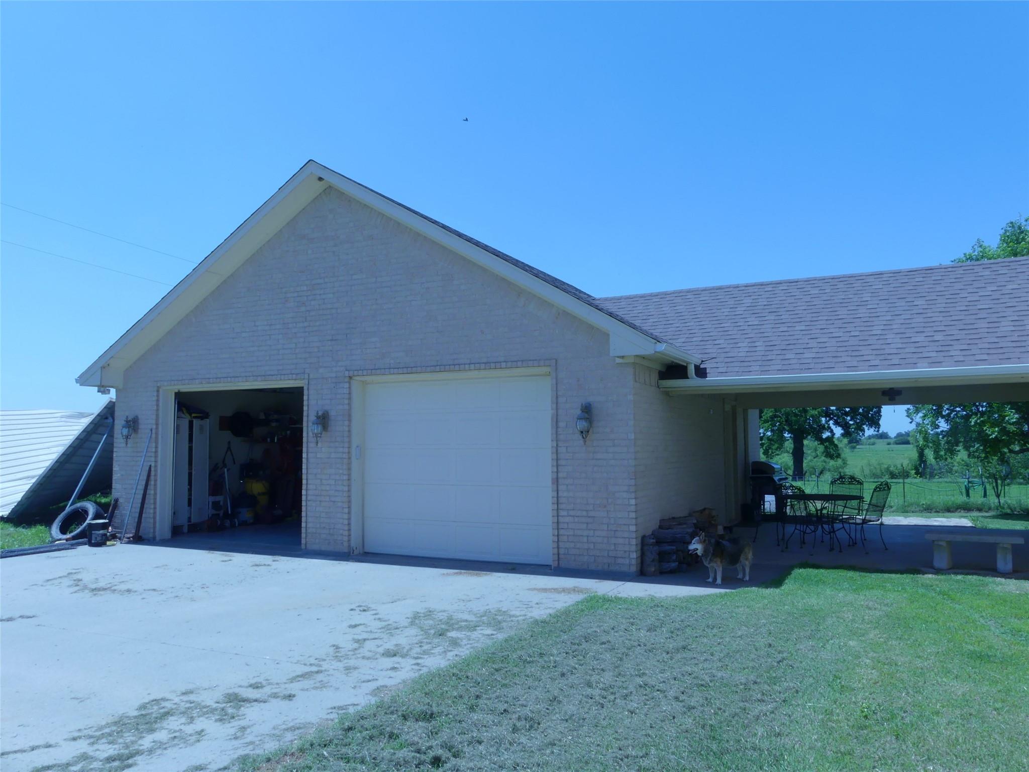 main property photo 25