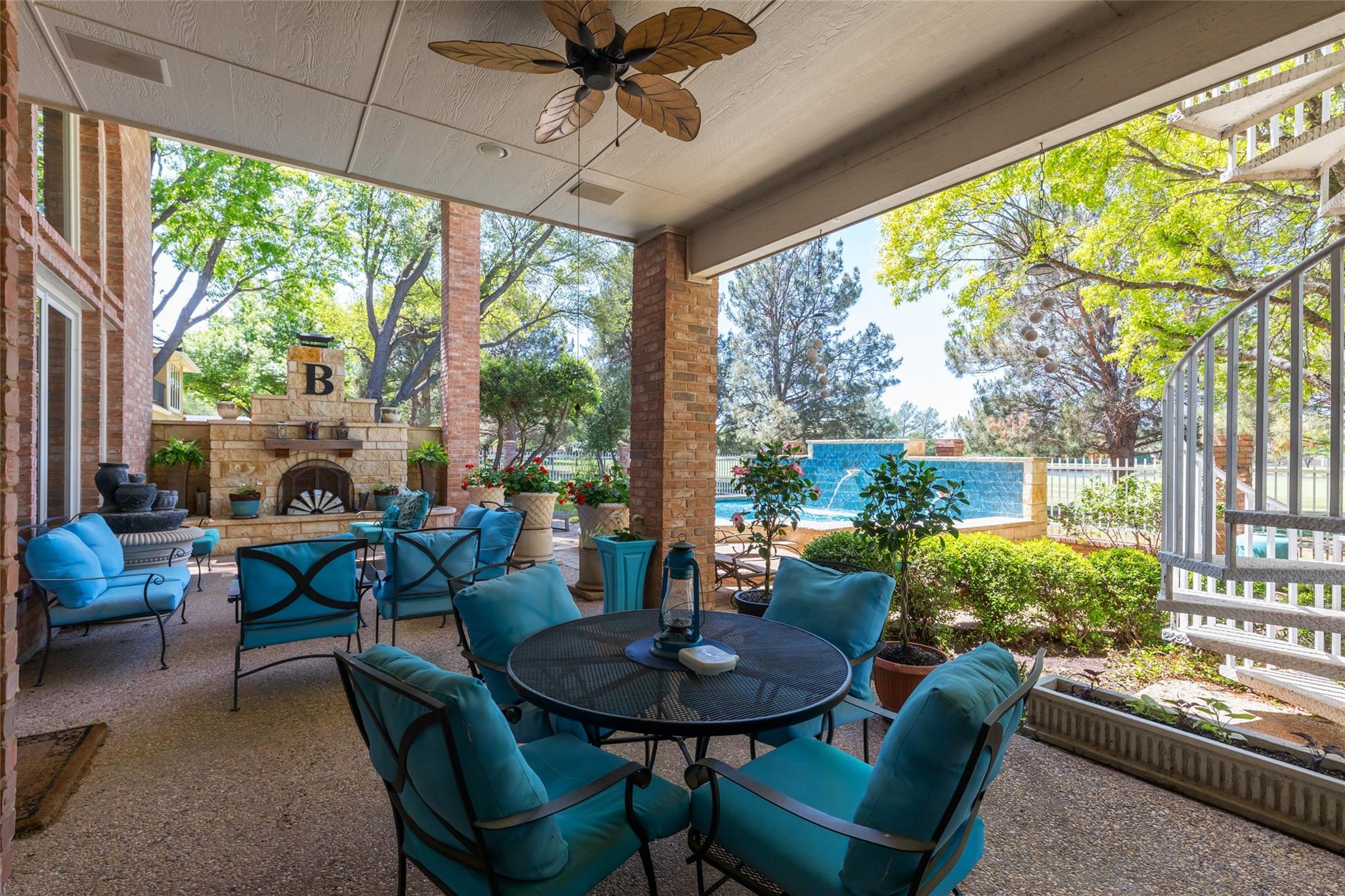 main property photo 32