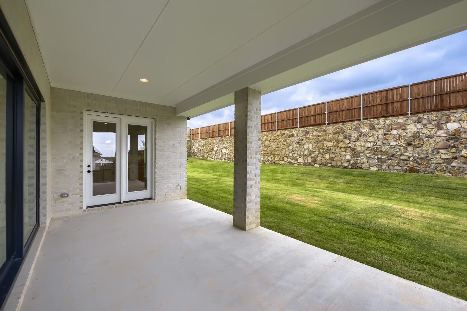 main property photo 25