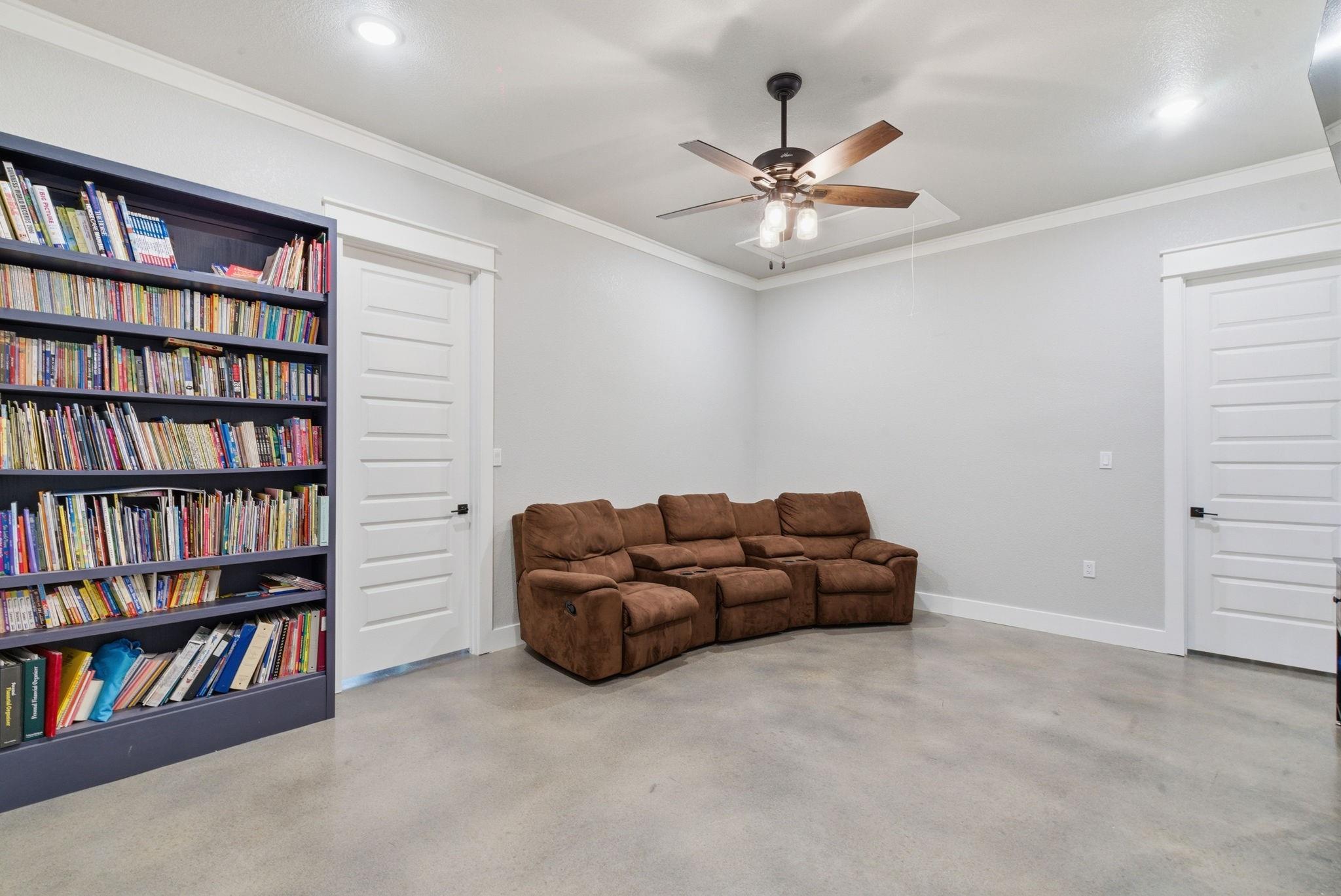 main property photo 33