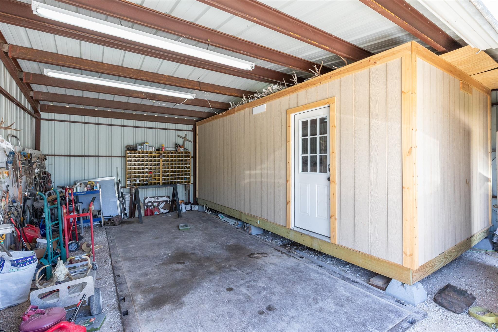 main property photo 26
