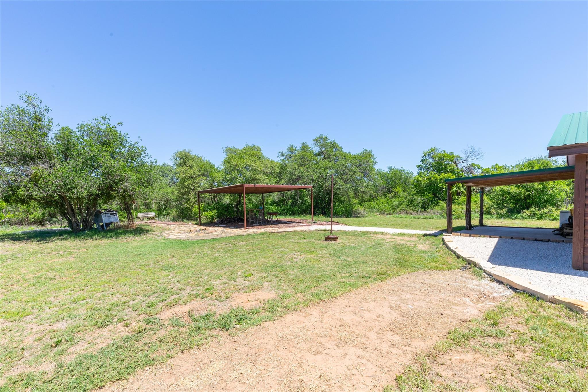 main property photo 31