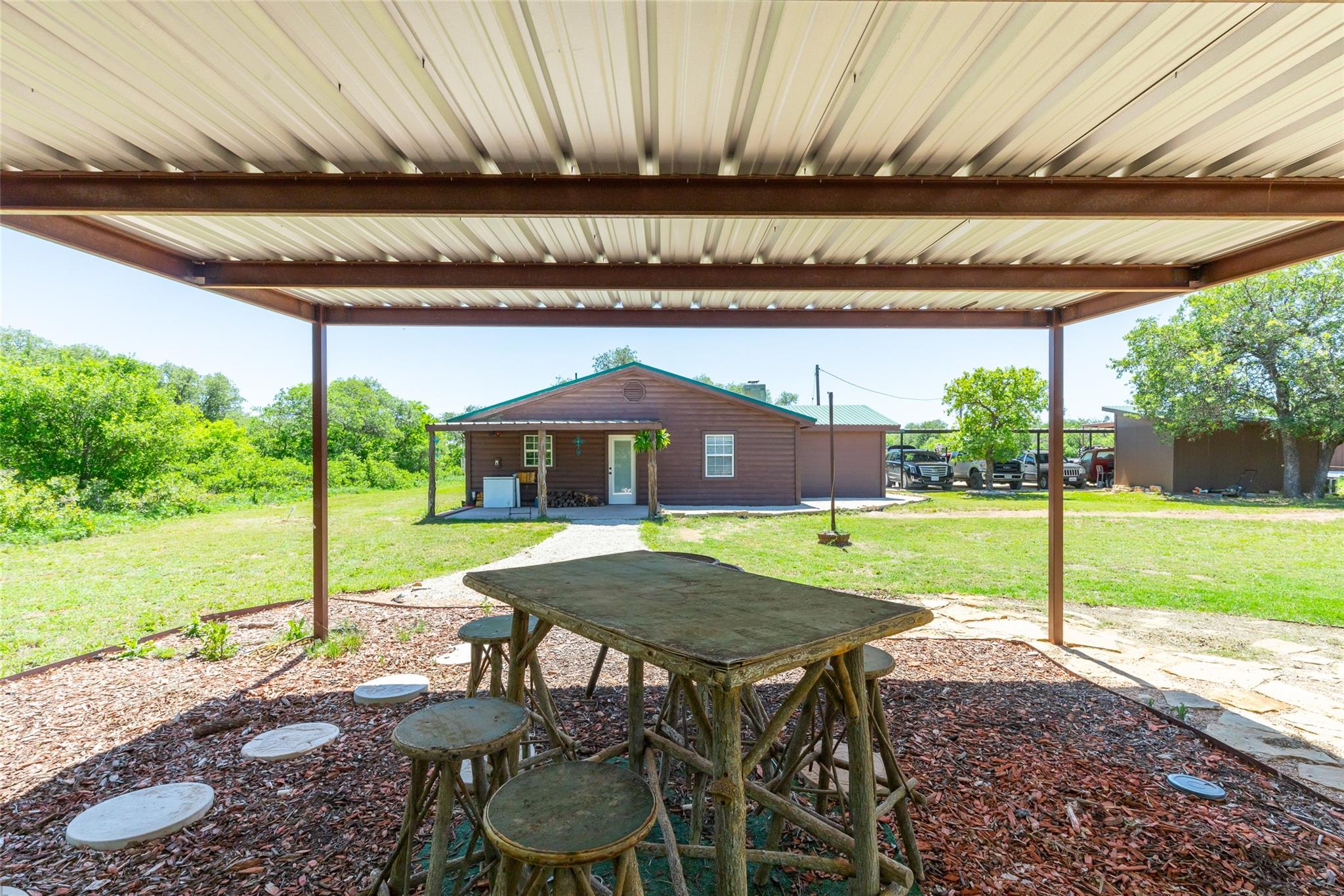main property photo 32