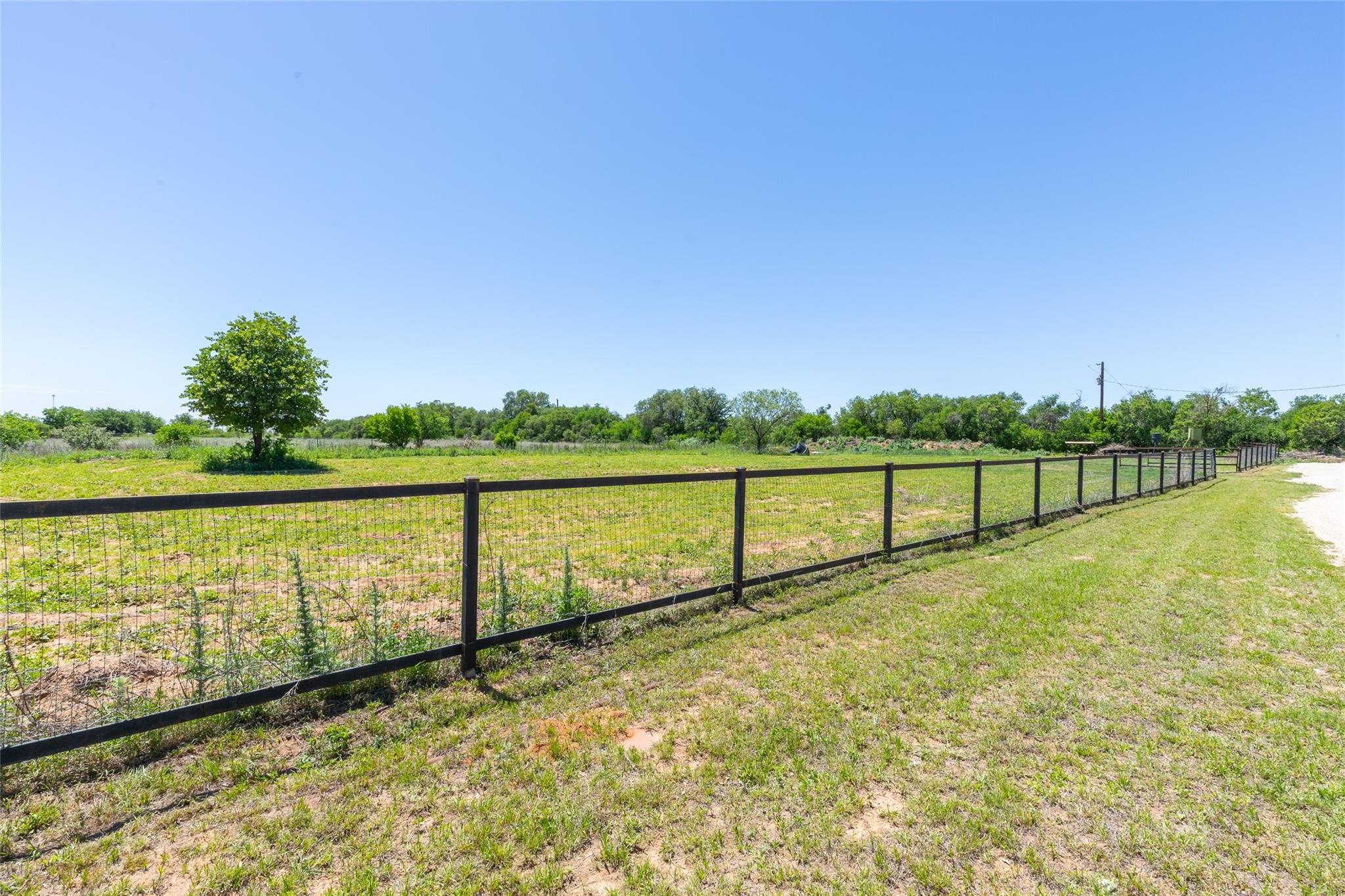 main property photo 39