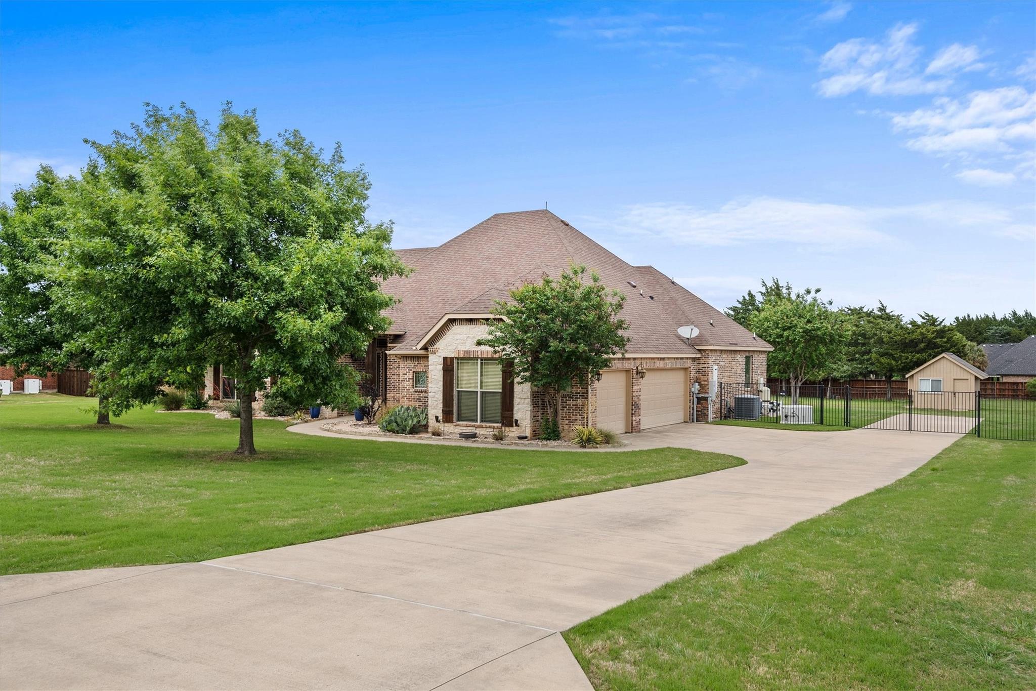 main property photo 14