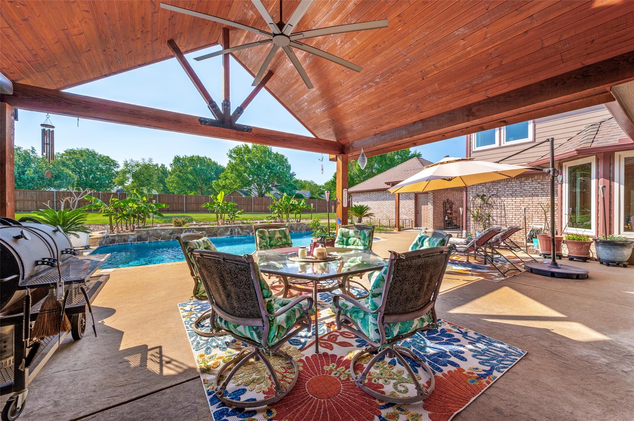main property photo 30