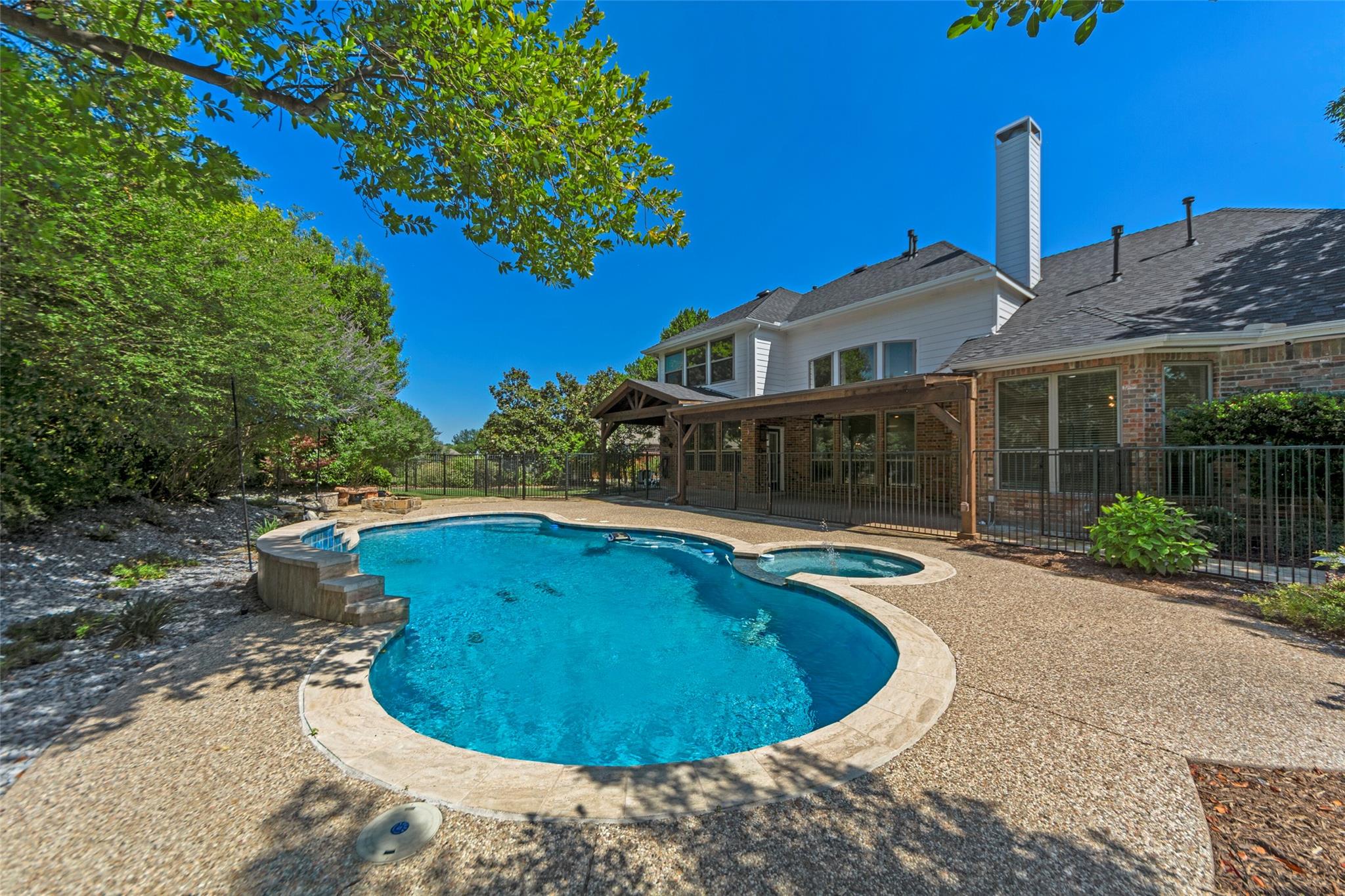 main property photo 33
