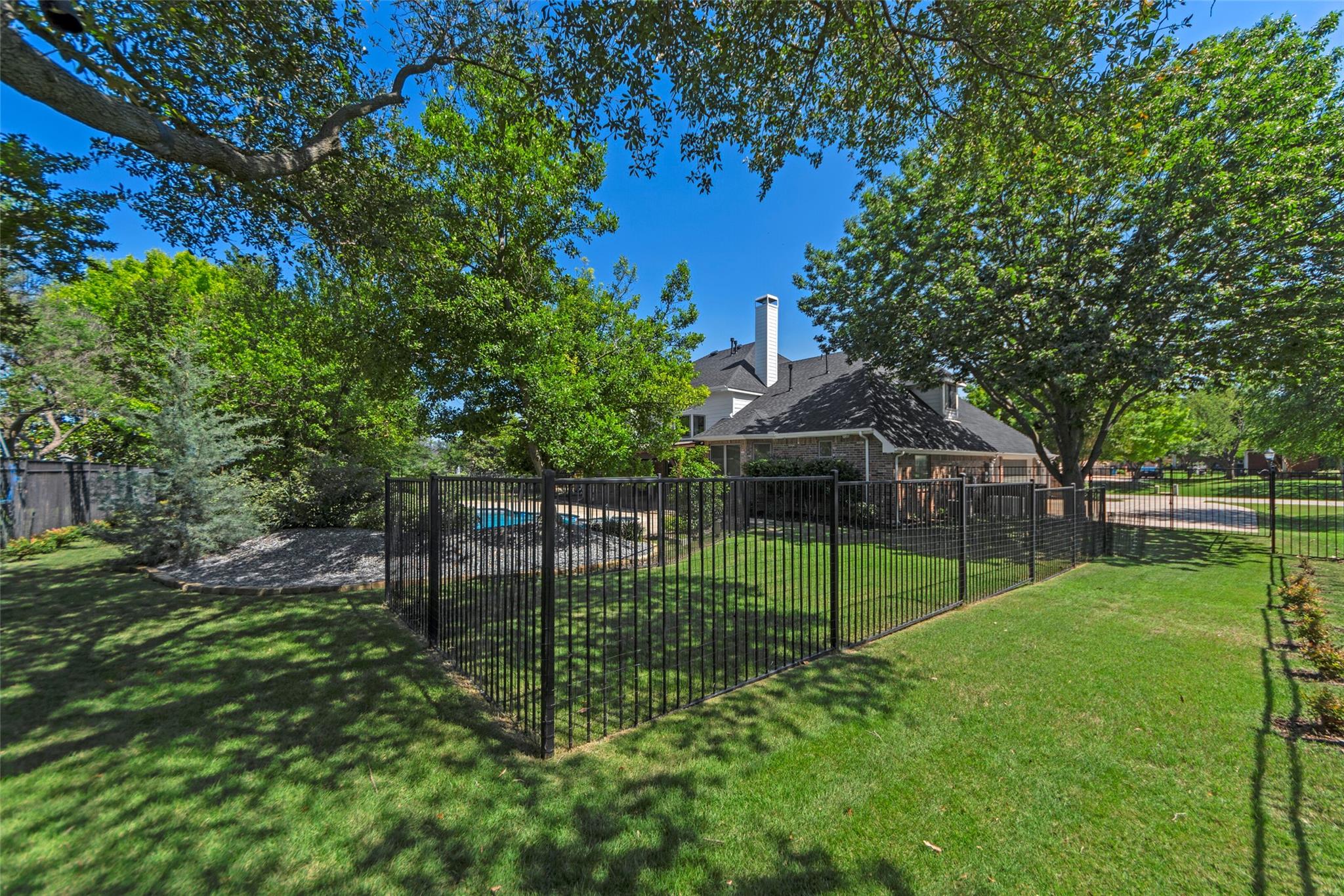 main property photo 36