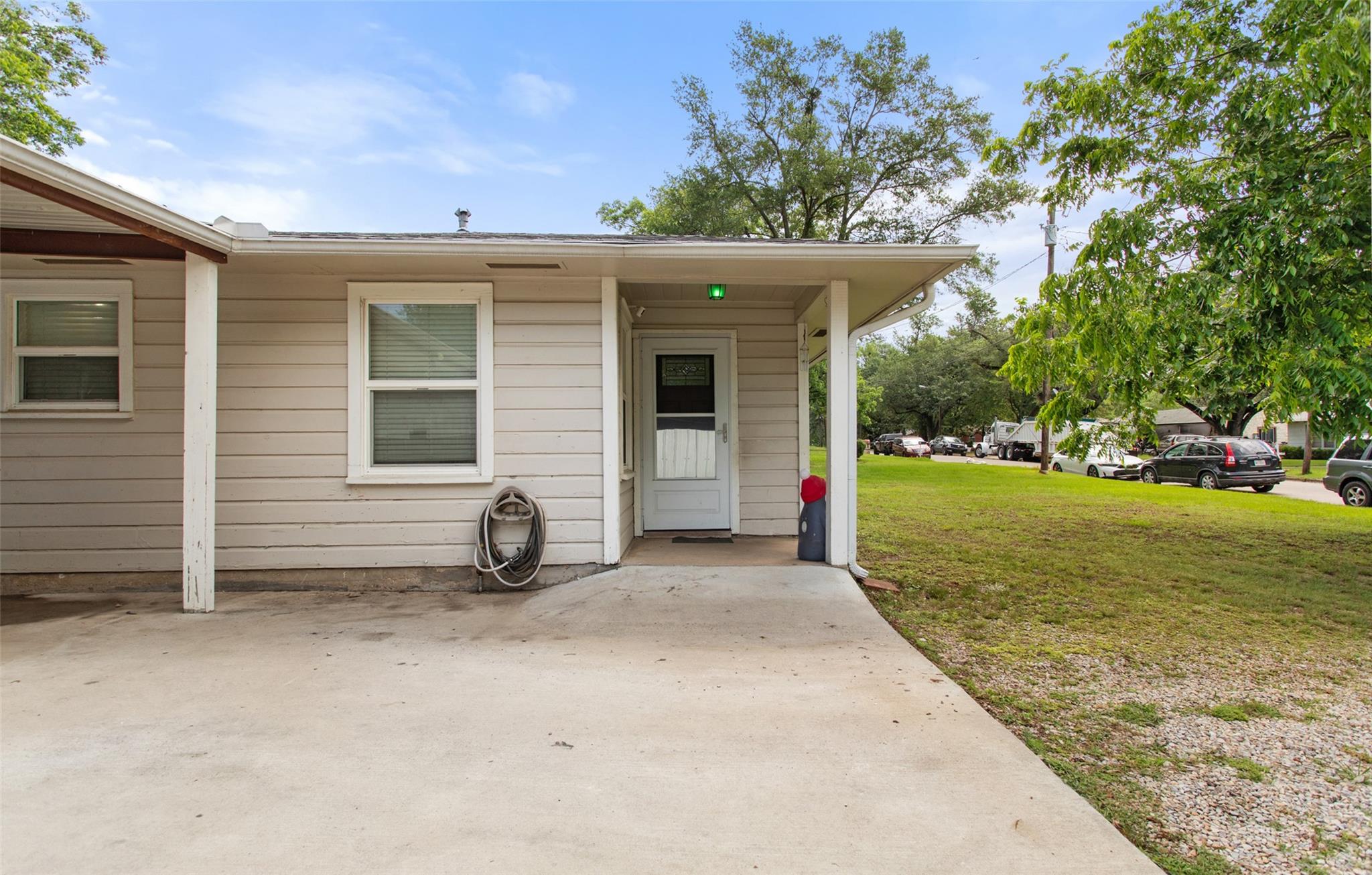 main property photo 28