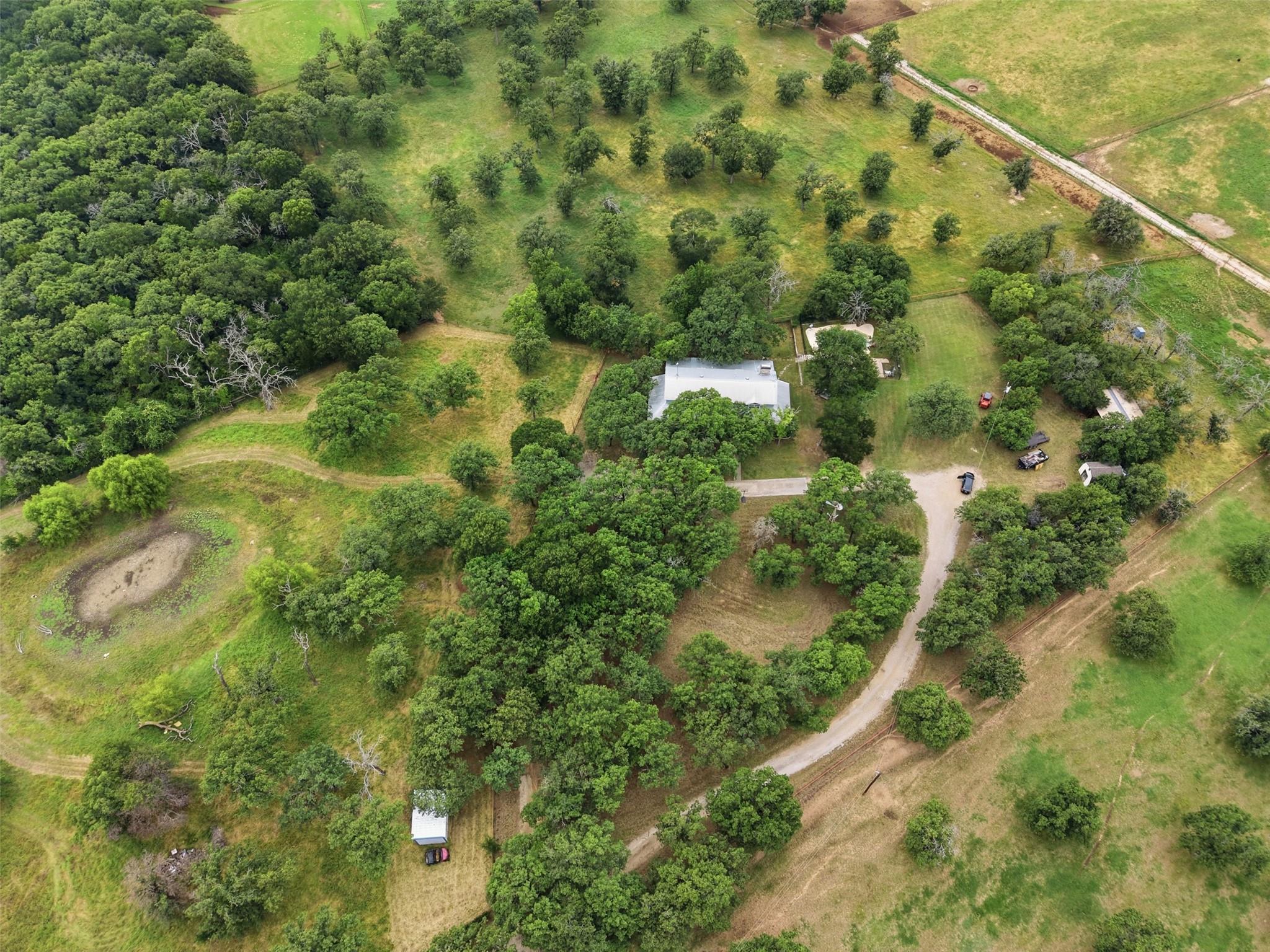 main property photo 28