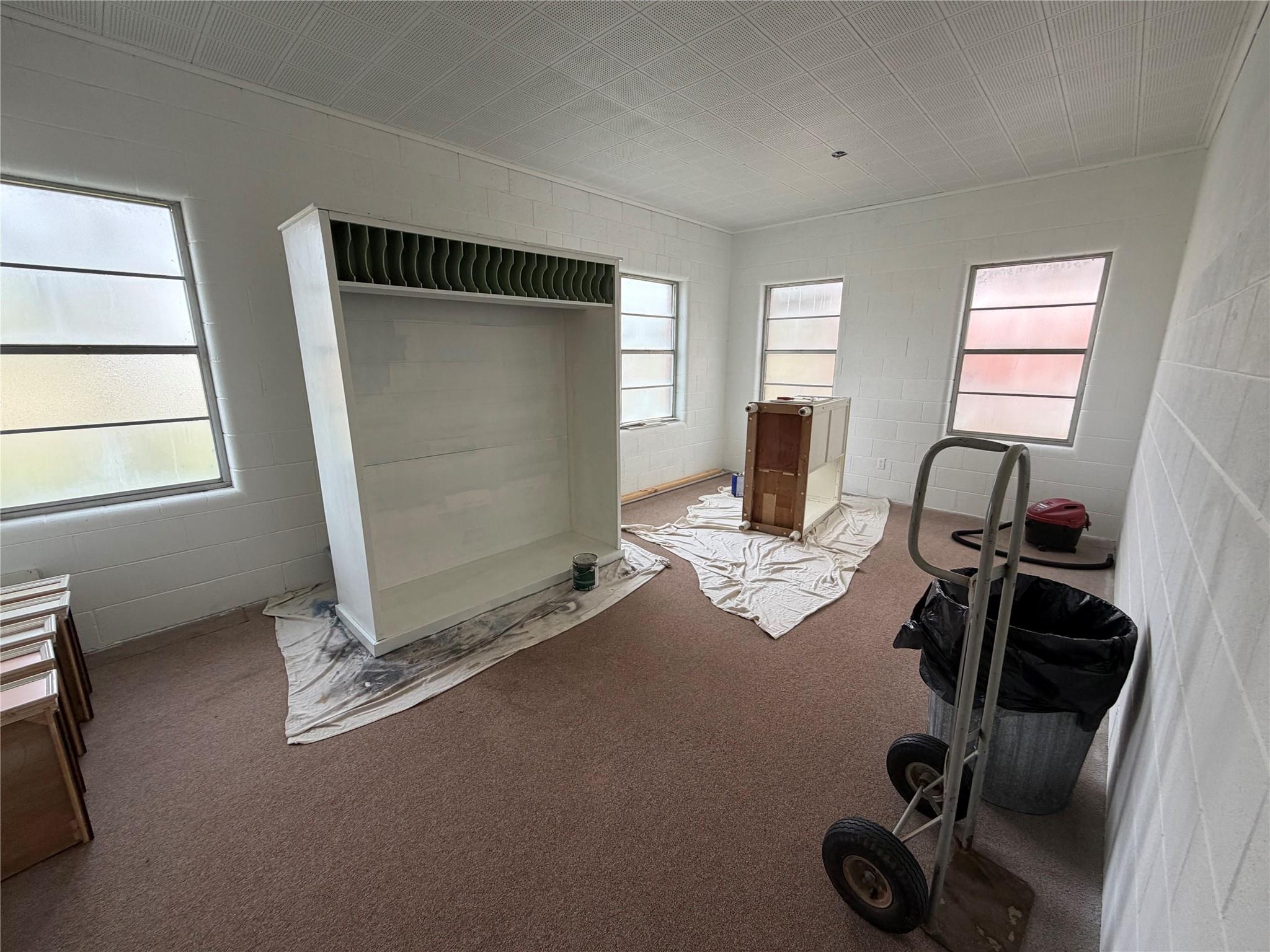 main property photo 28