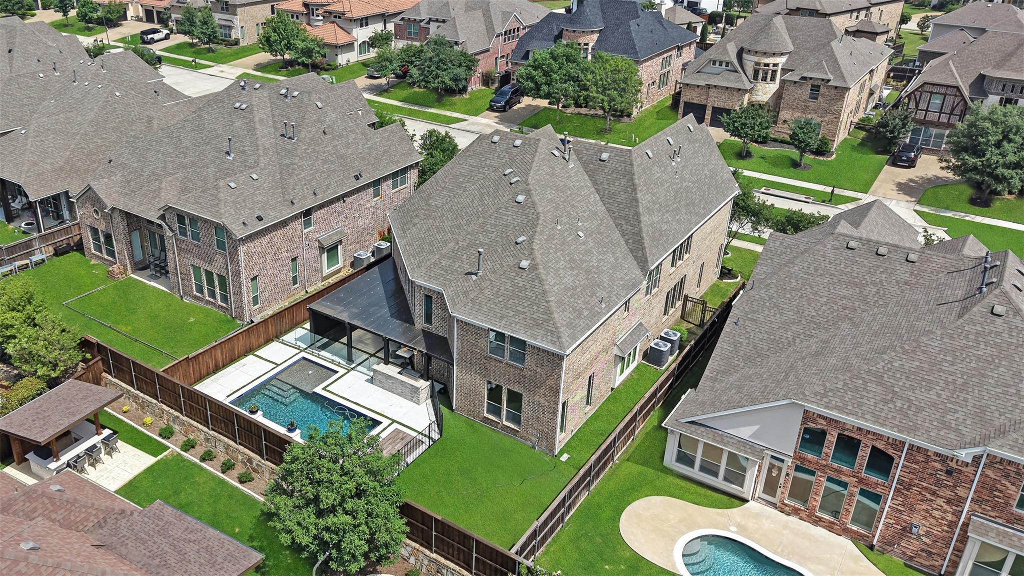 main property photo 37
