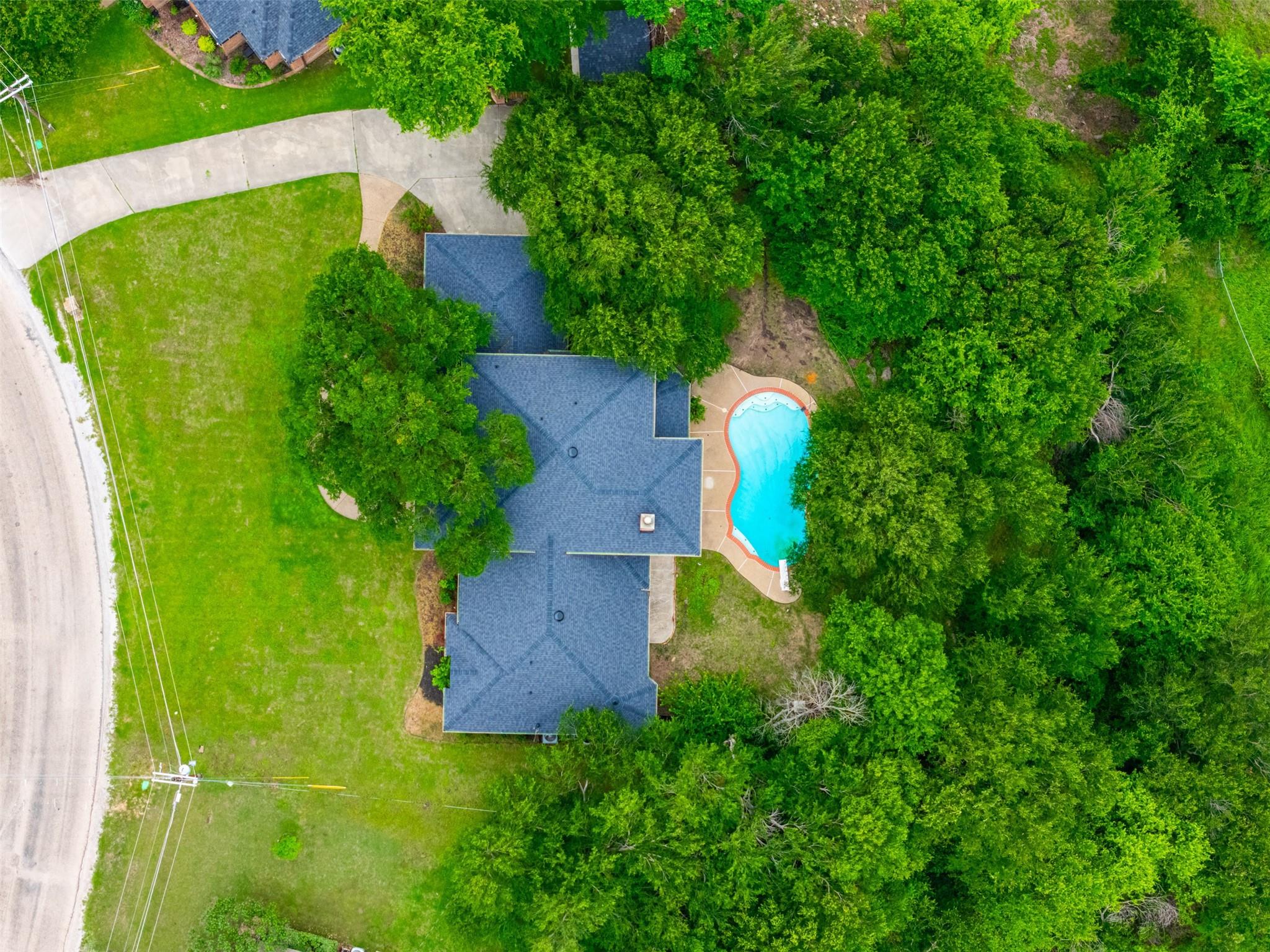 main property photo 36
