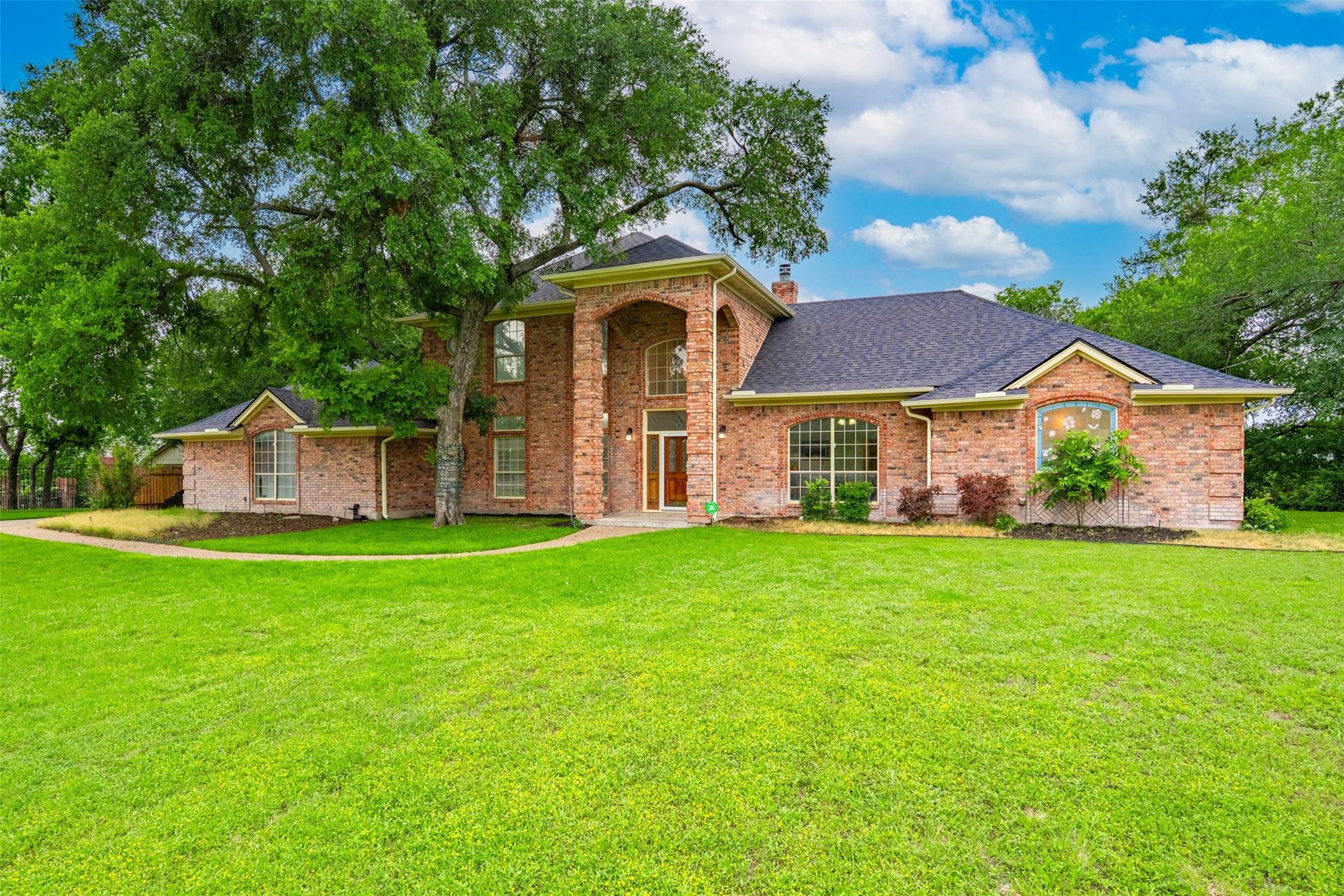 main property photo 9