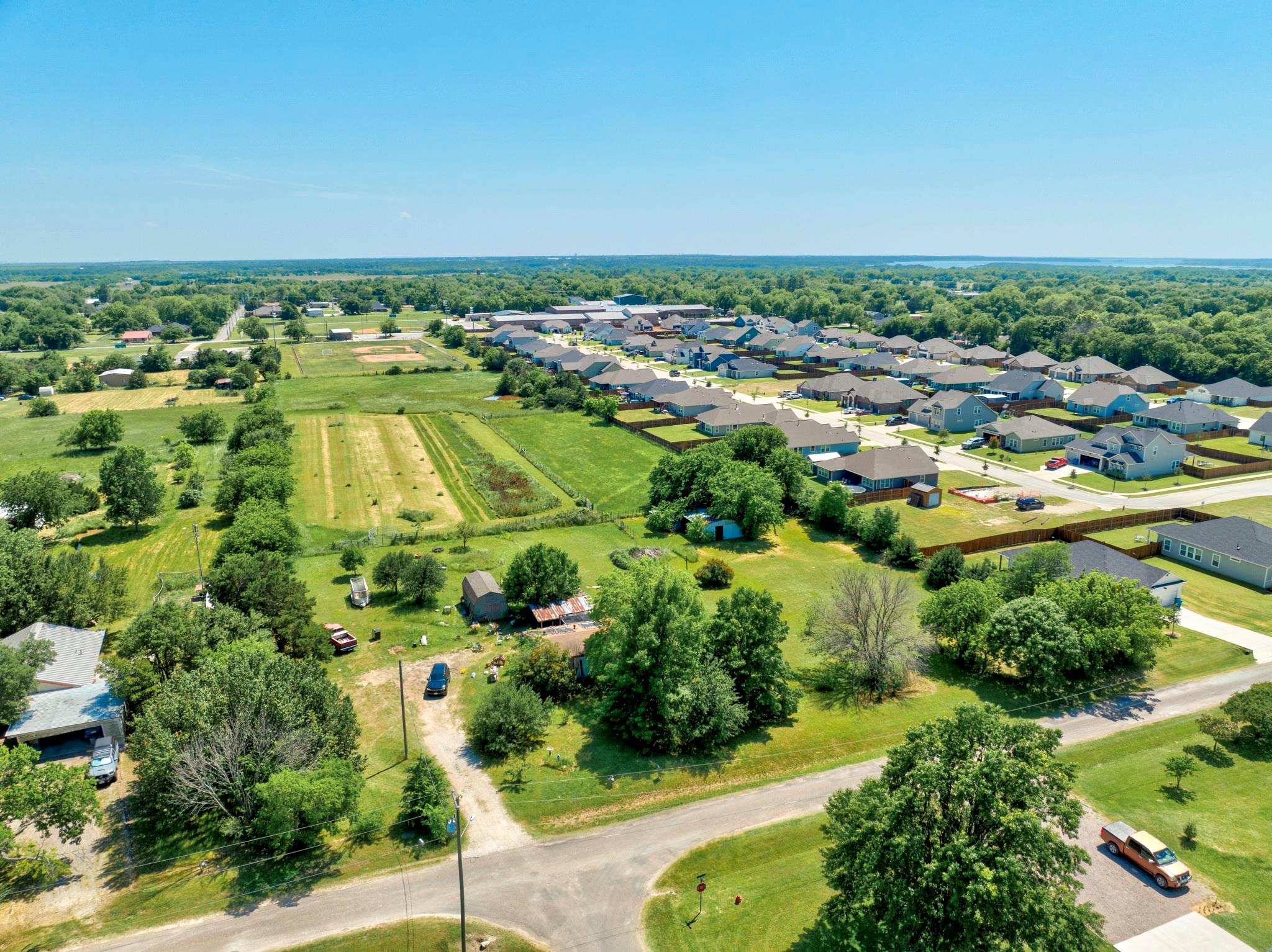 main property photo 13