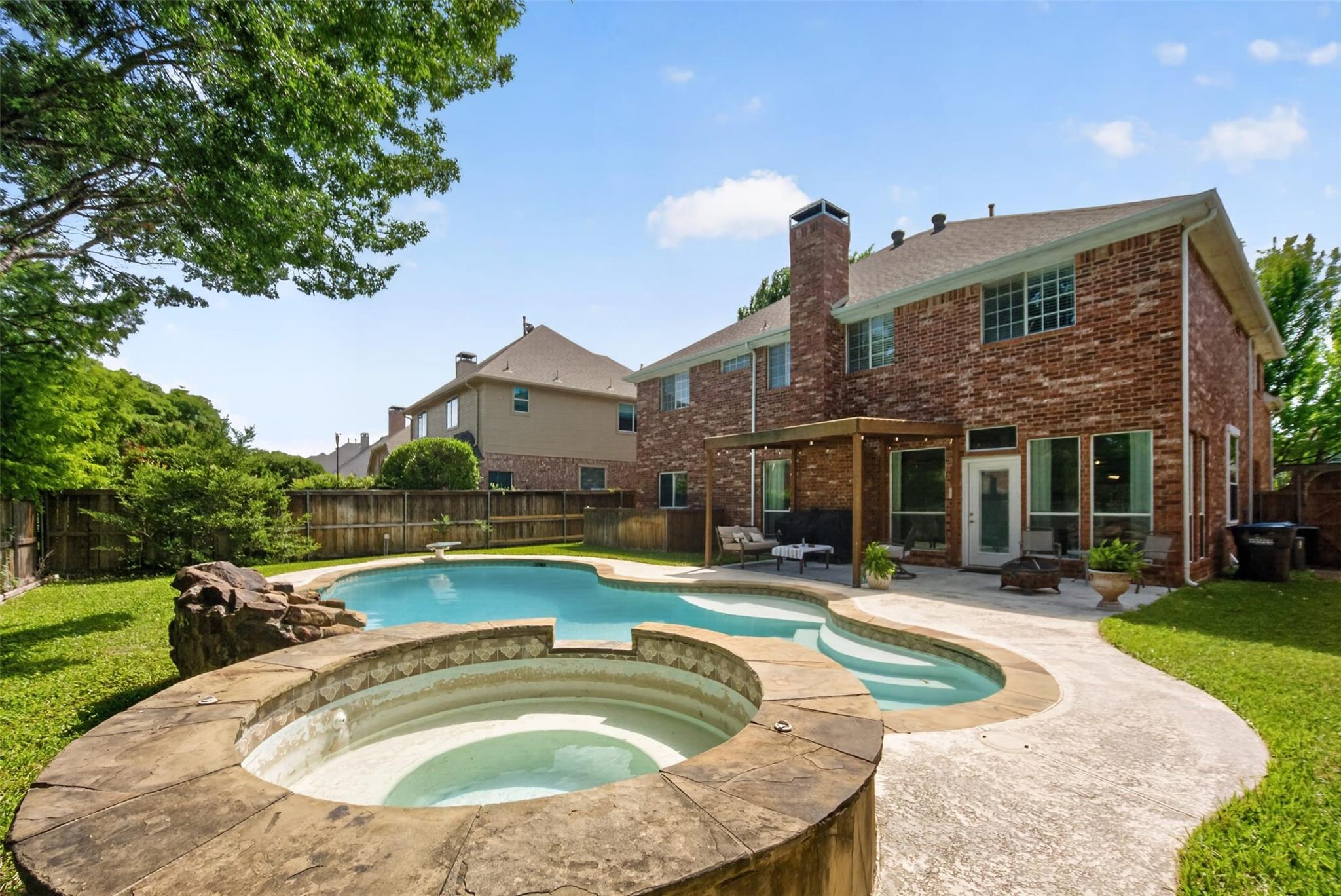 main property photo 30