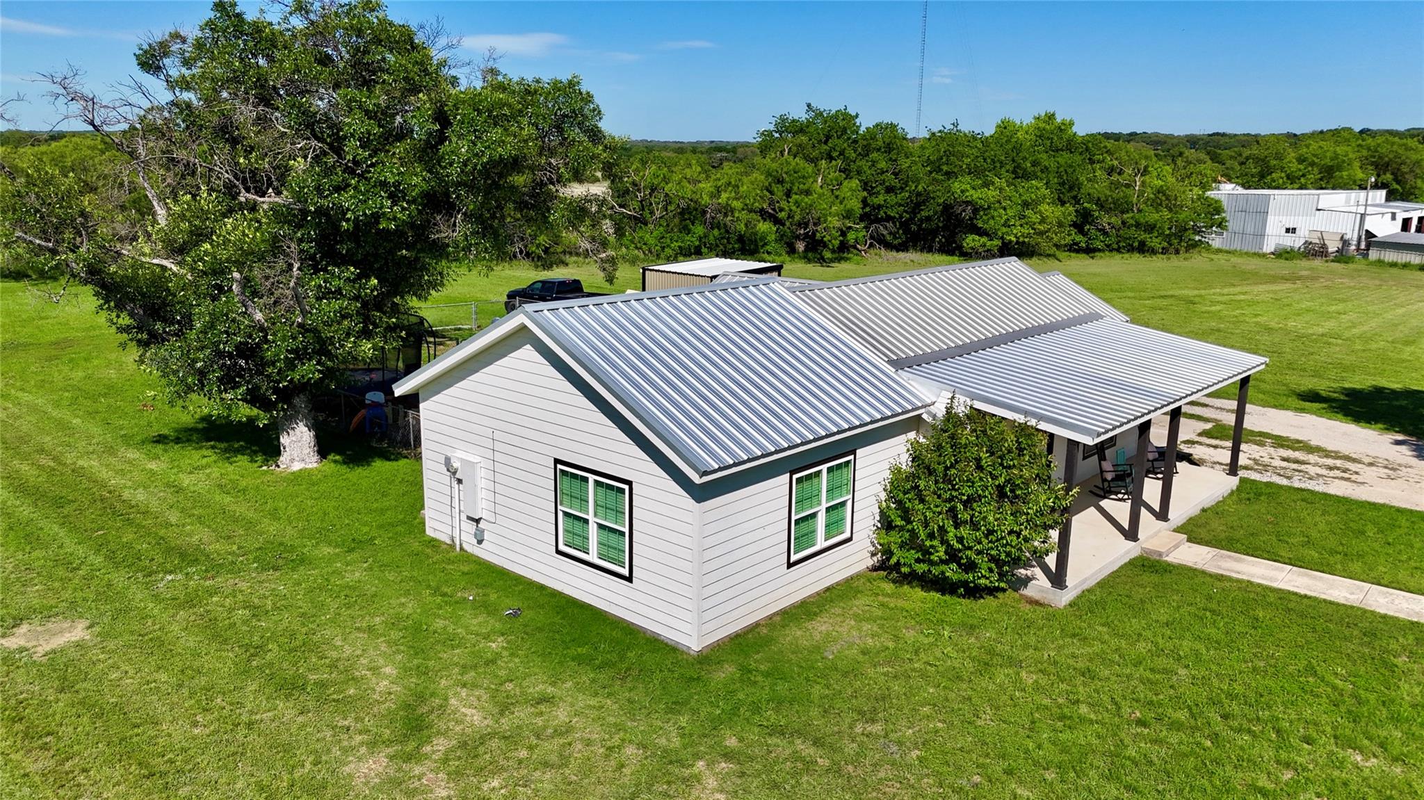 main property photo 27
