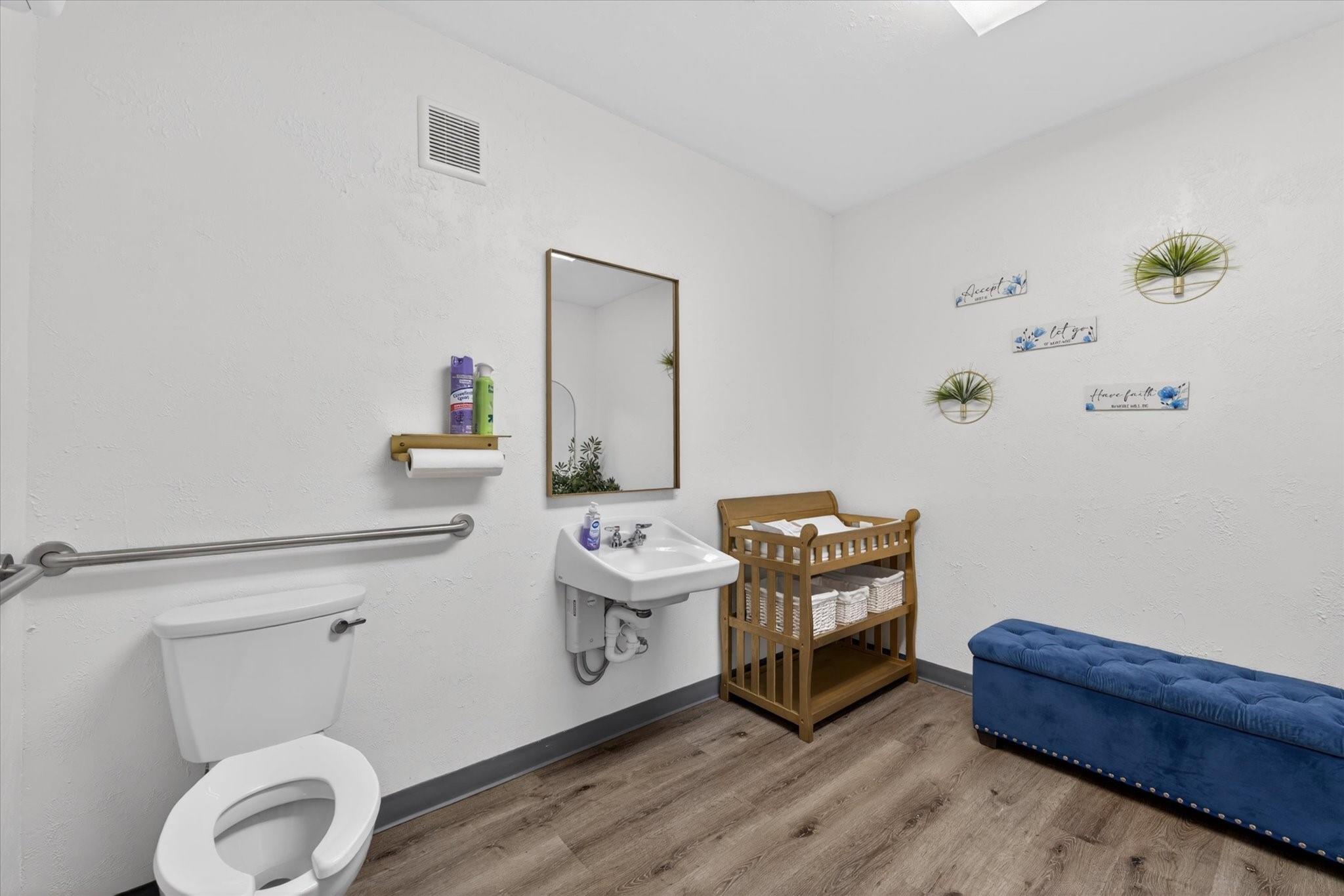 main property photo 28