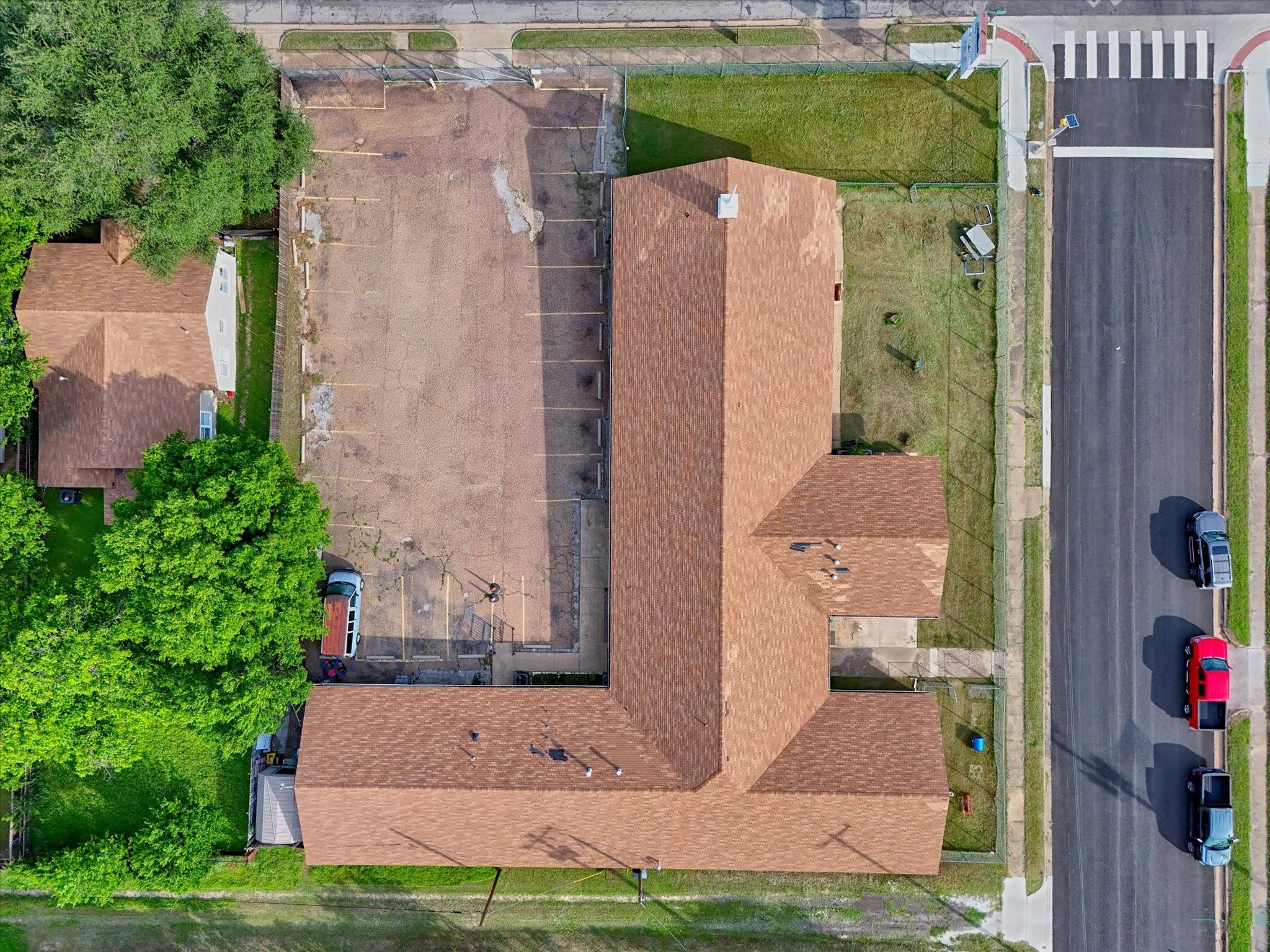 main property photo 37