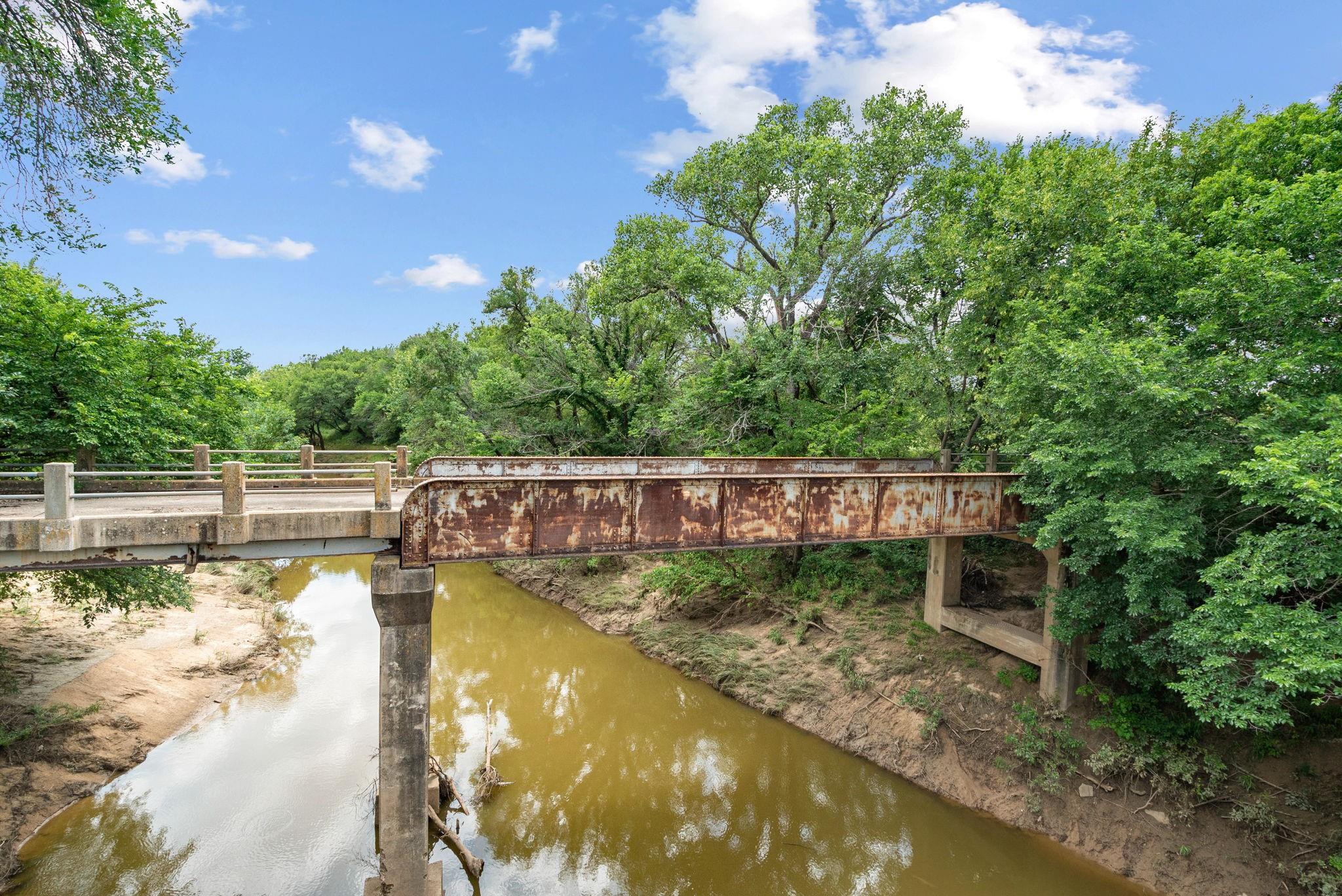 main property photo 25