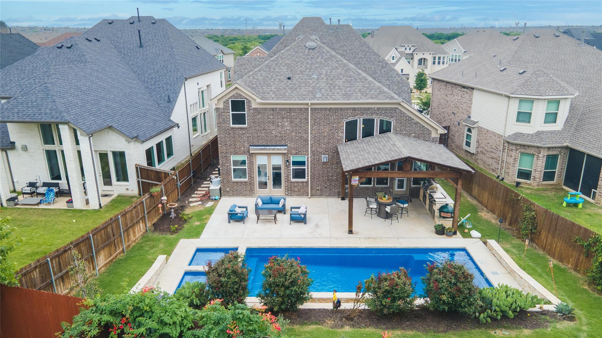 main property photo 27