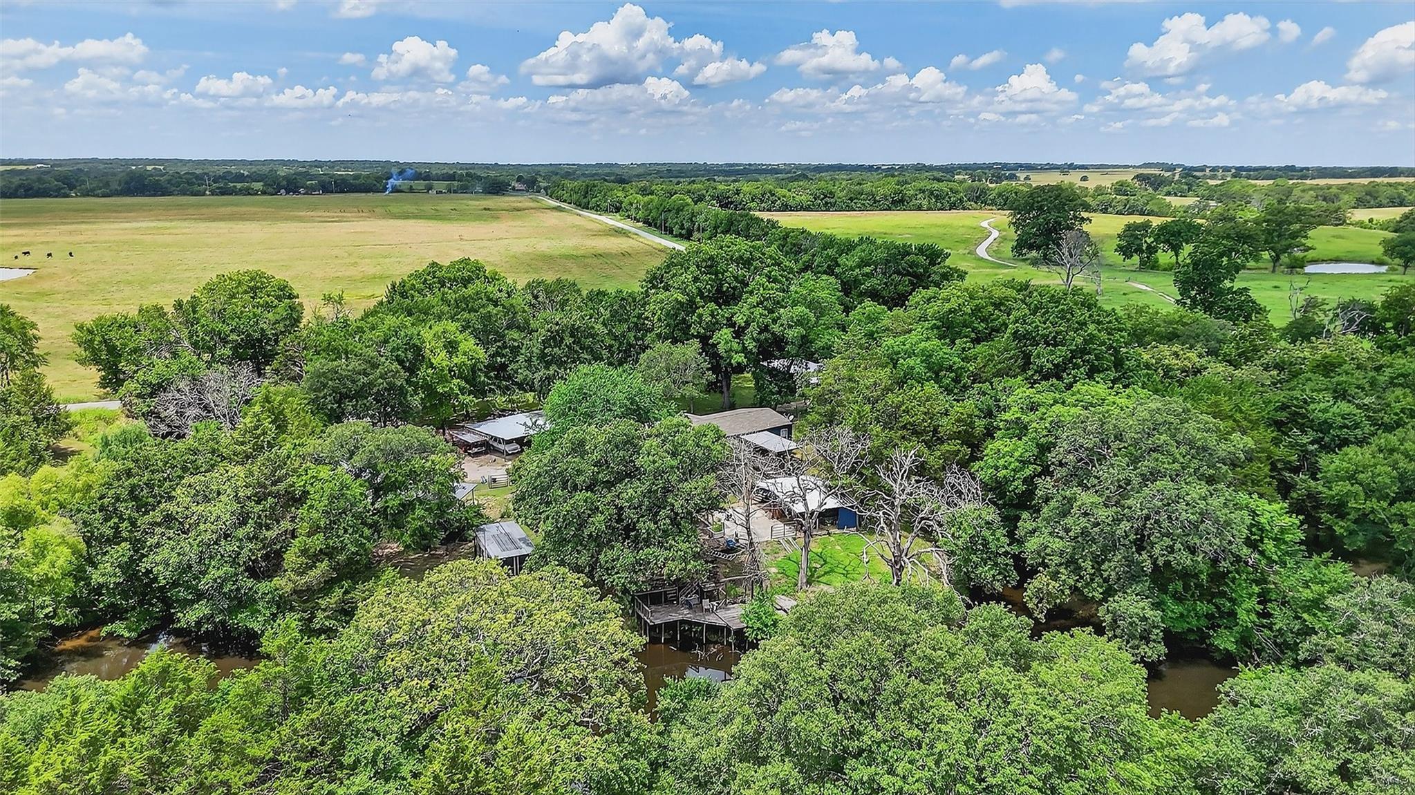 main property photo 10