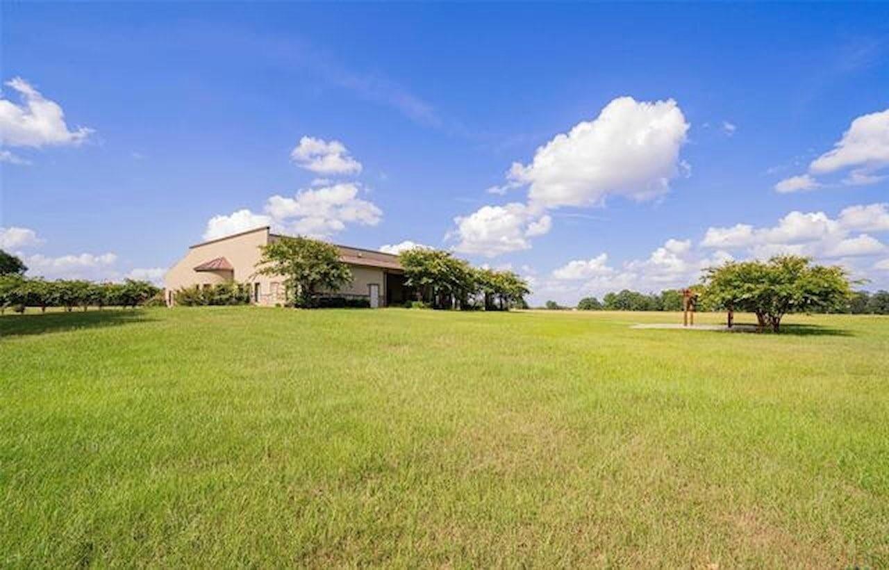 main property photo 12
