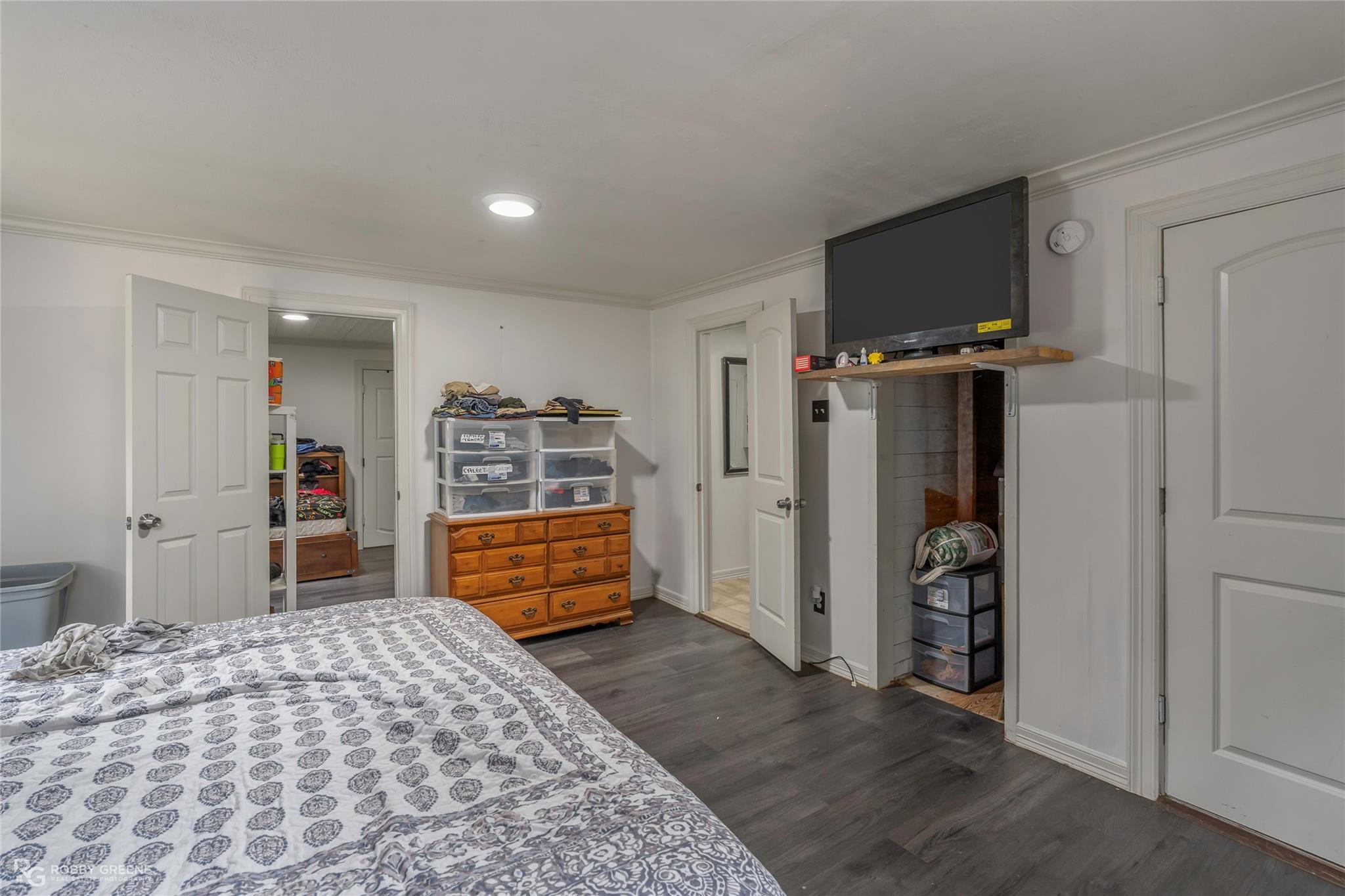 main property photo 6